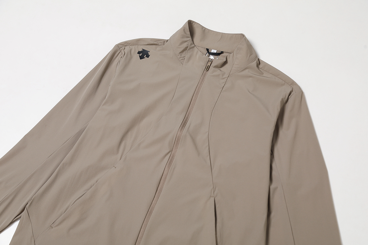 【DESCENTE】Lightweight UV カットパーカー