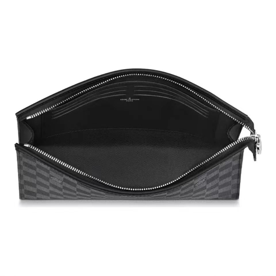 LOUIS VUITTON（ルイヴィトン）Pochette Voyage クラッチバッグ N41696