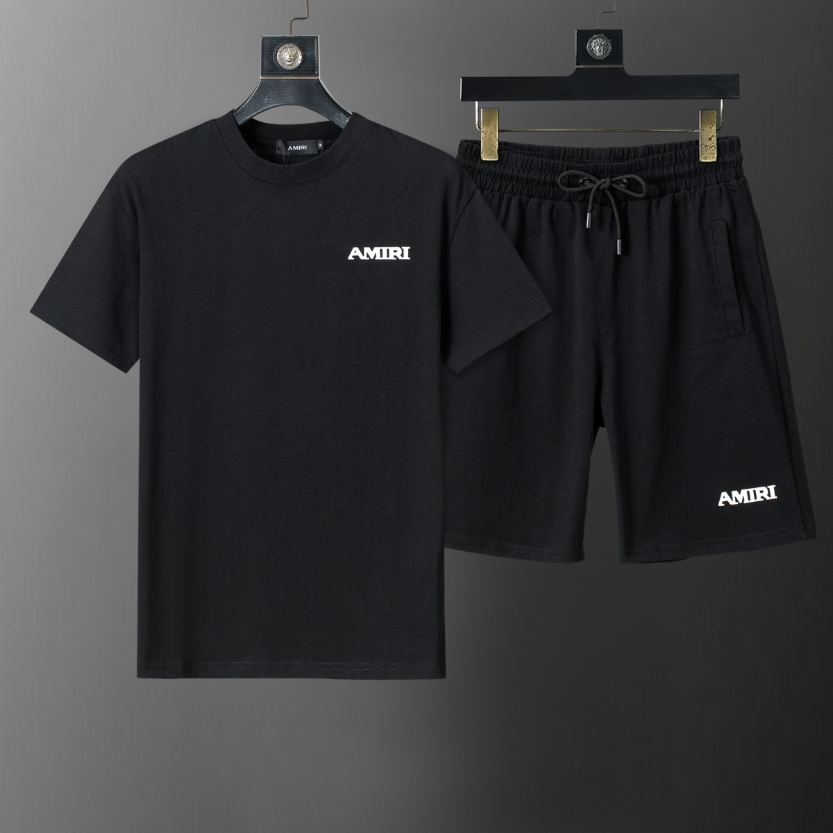 【AMIRI】半袖T シャツショートパンツ セットアップ