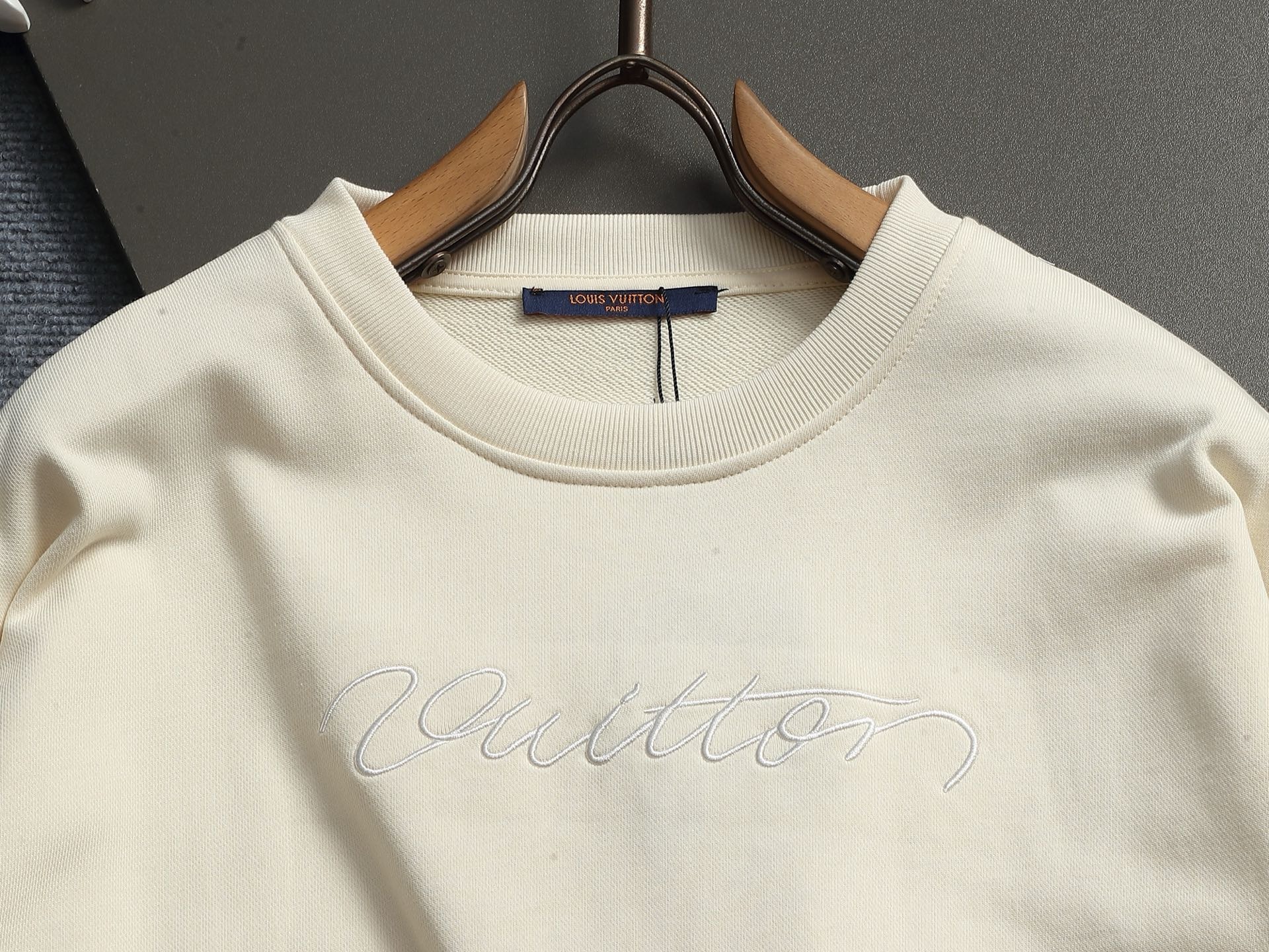【LOUIS VUITTON】刺繍長袖 T シャツ