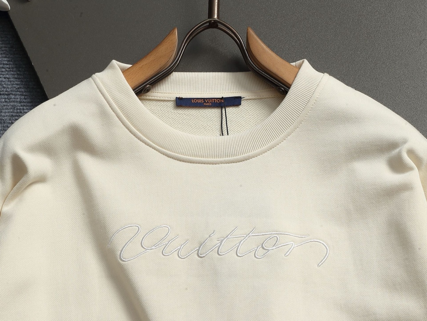 【LOUIS VUITTON】刺繍長袖 T シャツ