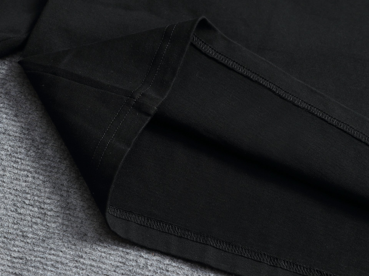 【BALENCIAGA】刺繍長袖 T シャツ