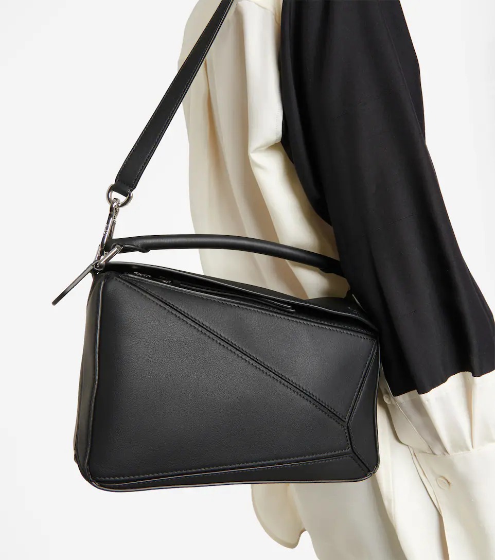 BAILA雑誌掲載∞∞ LOEWE ∞∞ Puzzle Small バッグ☆ クラシックカーフ