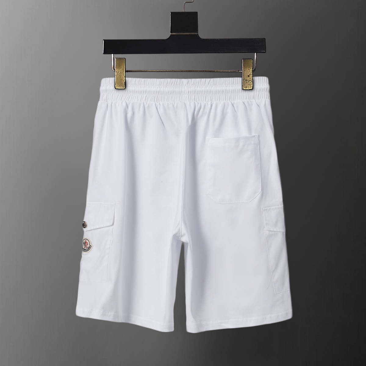 【MONCLER】ショートパンツ
