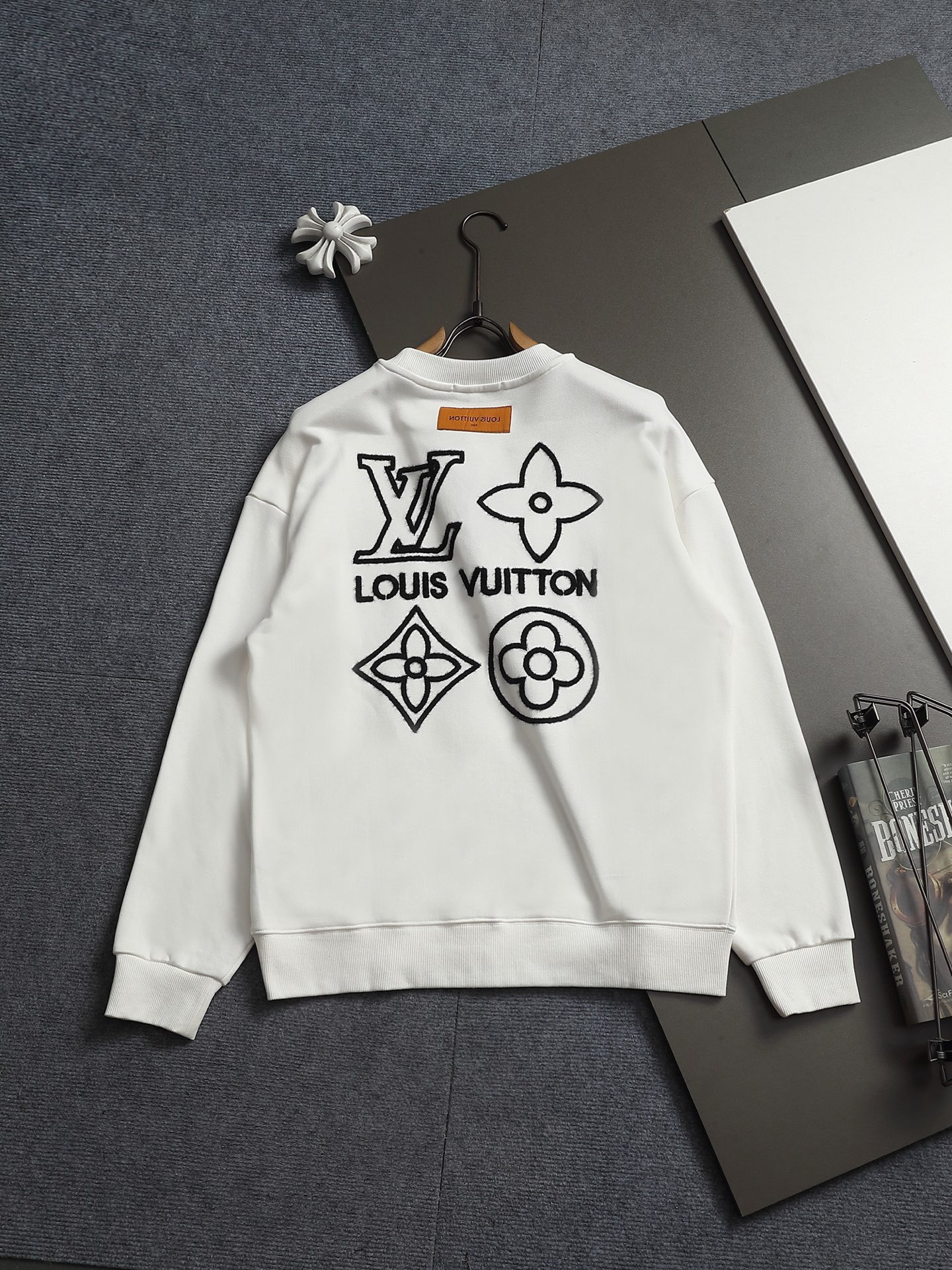 【LOUIS VUITTON】刺繍長袖 T シャツ