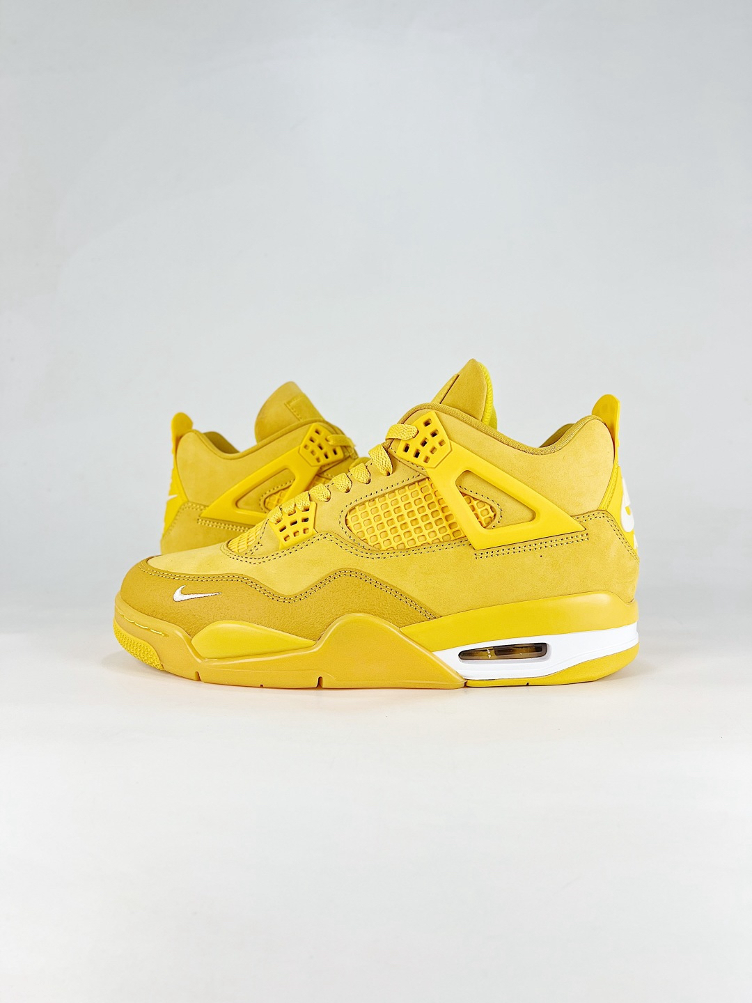 NIKE Air Jordan 4 レトロ イエロー  バスケットシューズ スエード  スニーカー