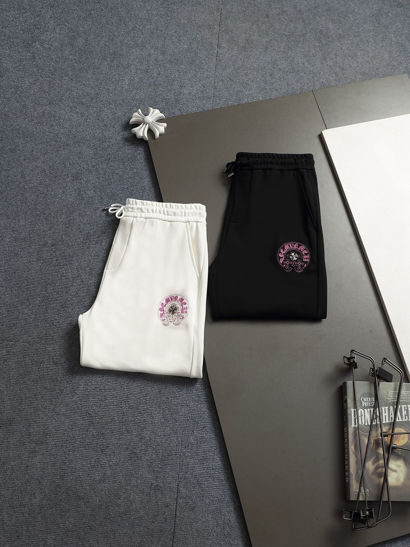 【CHROME HEARTS】ショートパンツ