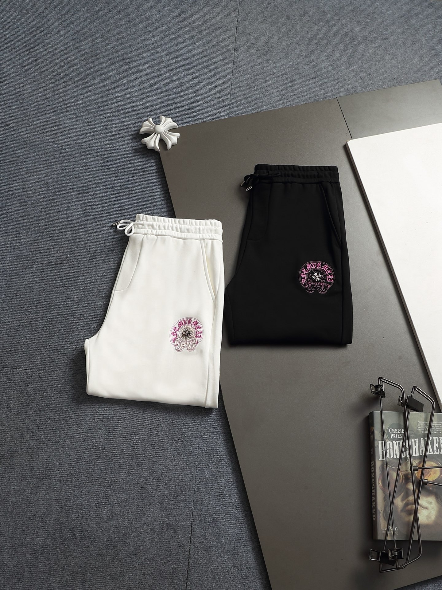 【CHROME HEARTS】ショートパンツ