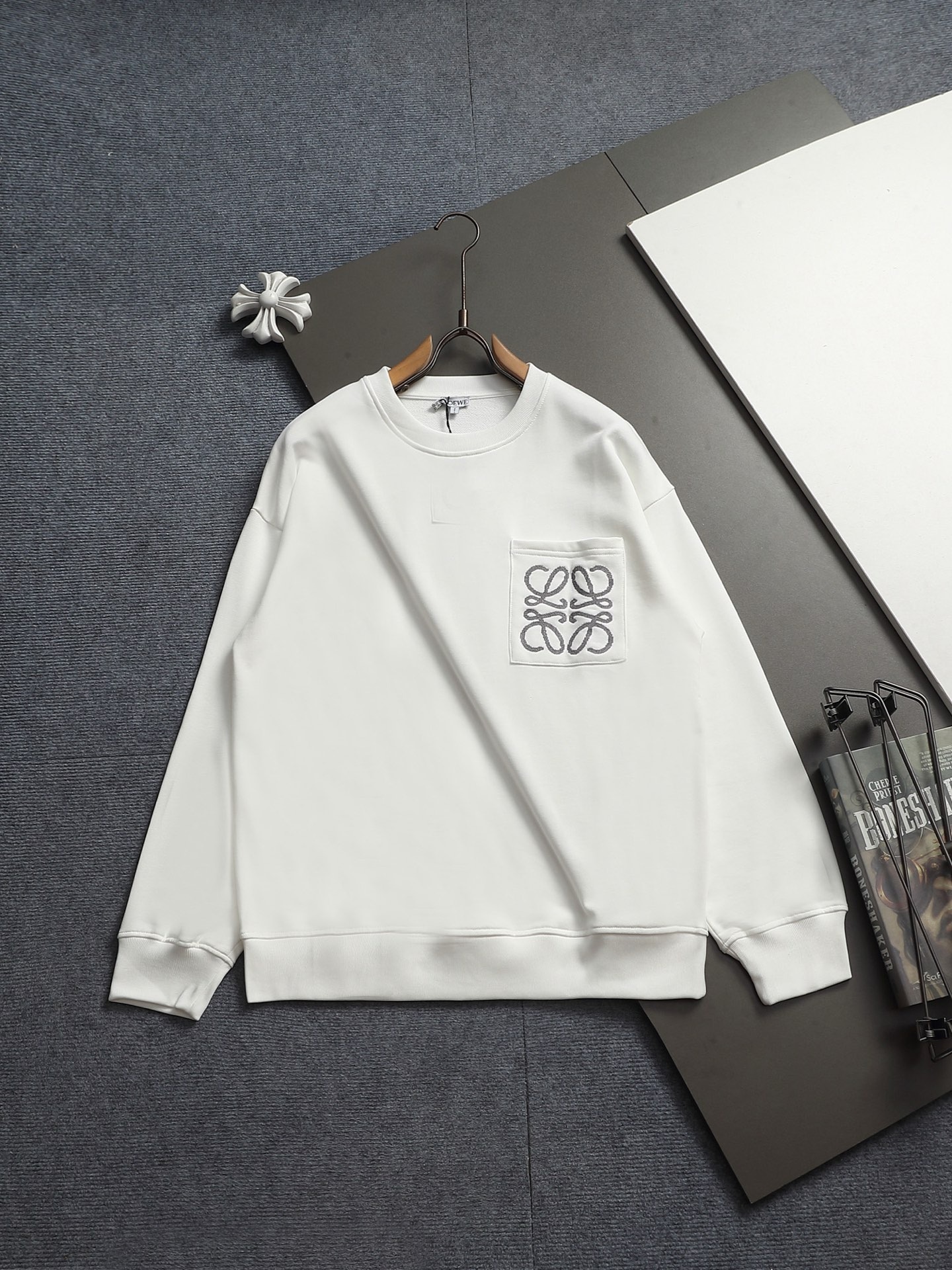 【LOEWE】刺繍長袖 T シャツ