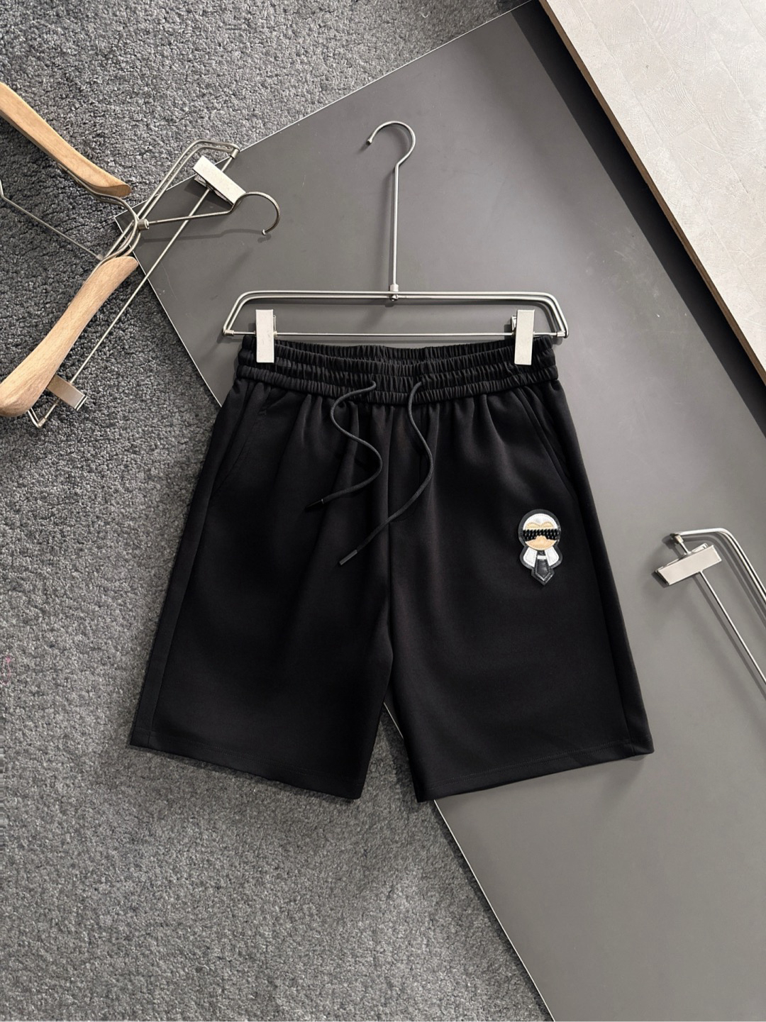 【FENDI】ショートパンツ