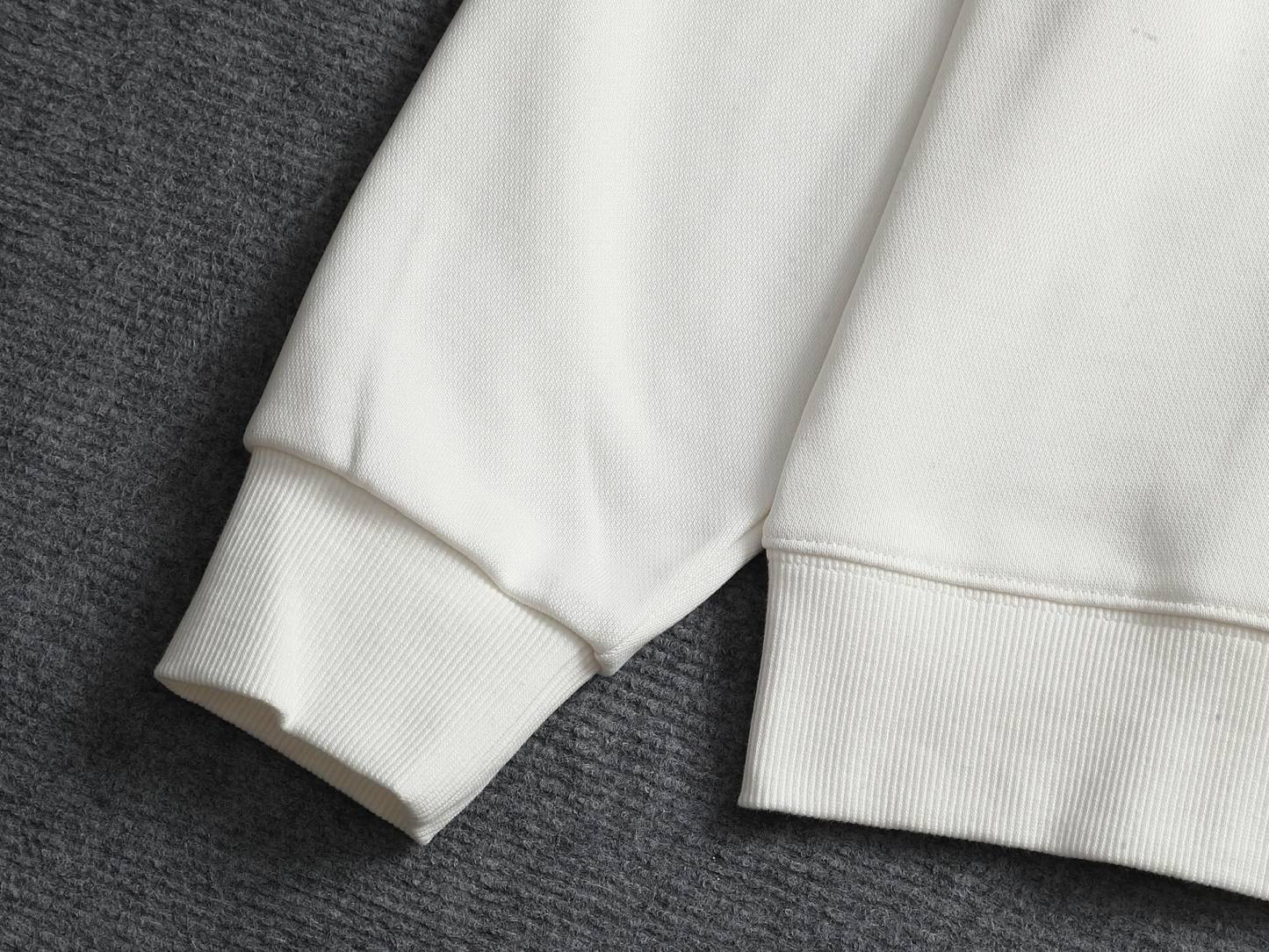 【LOUIS VUITTON】刺繍長袖 T シャツ