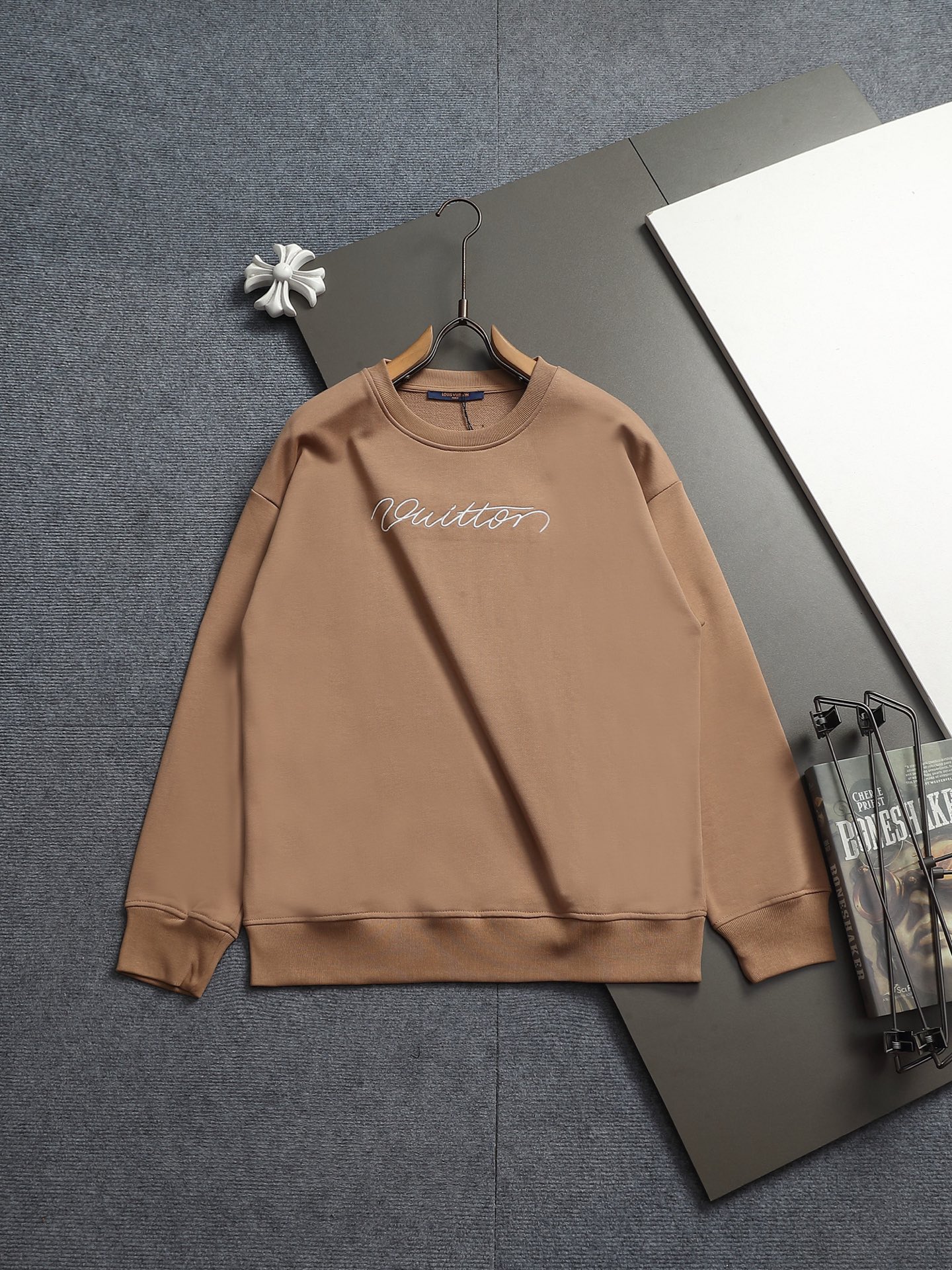 【LOUIS VUITTON】刺繍長袖 T シャツ