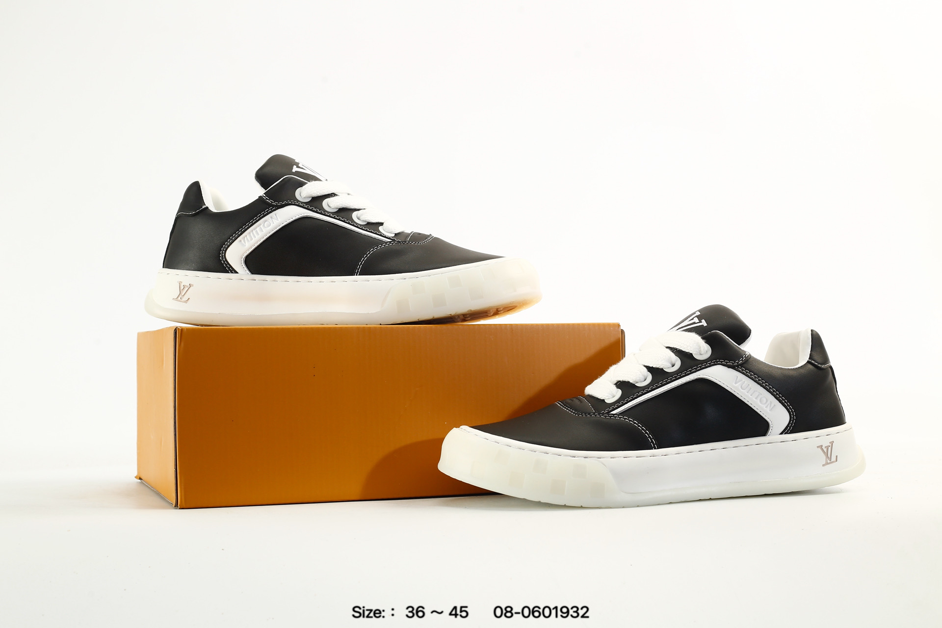 Louis Vuitton Tilted スエードレザーのスニーカー