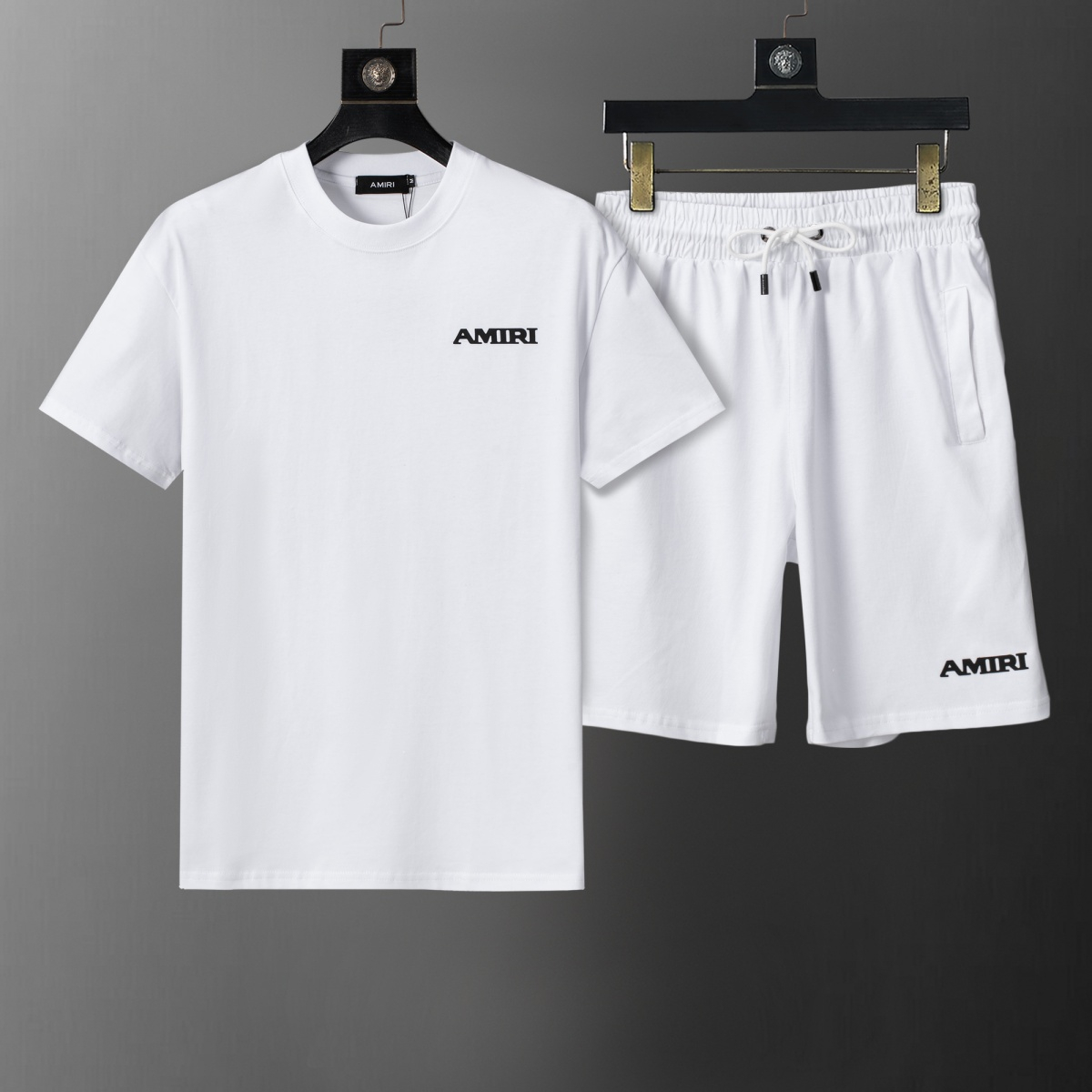 【AMIRI】半袖T シャツショートパンツ セットアップ