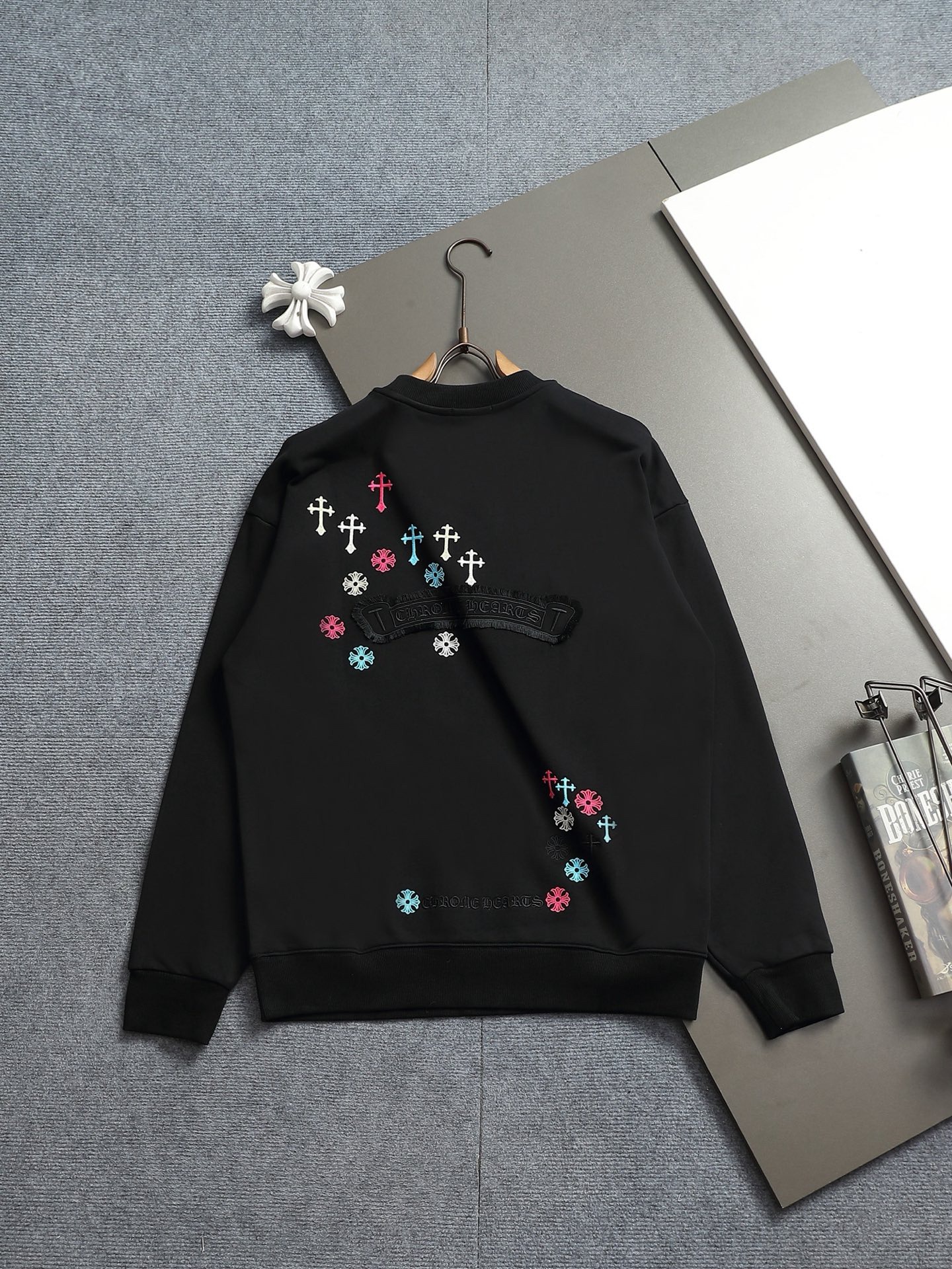 【CHROME HEARTS】刺繍長袖 T シャツ