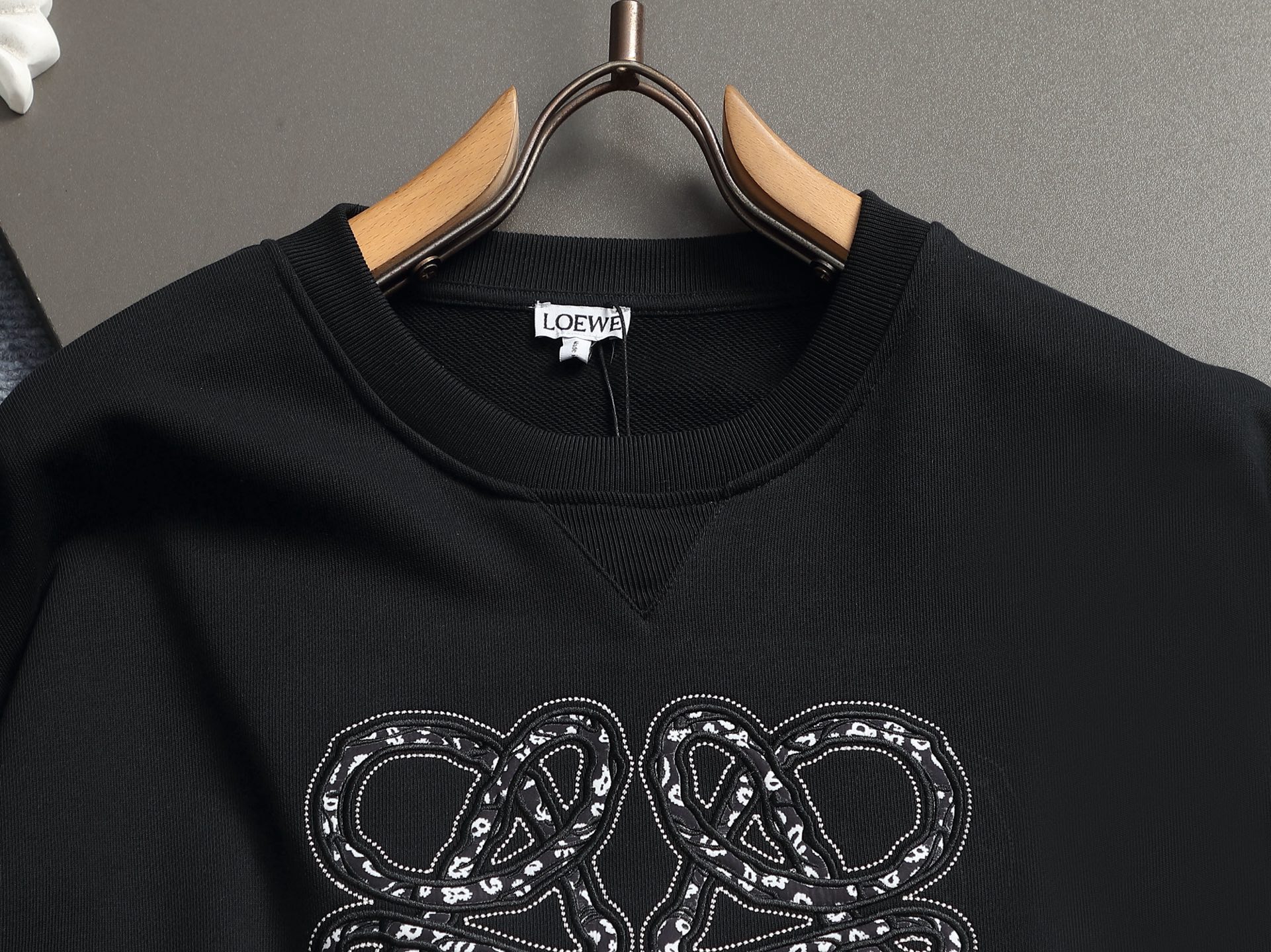 【LOEWE】刺繍長袖 T シャツ