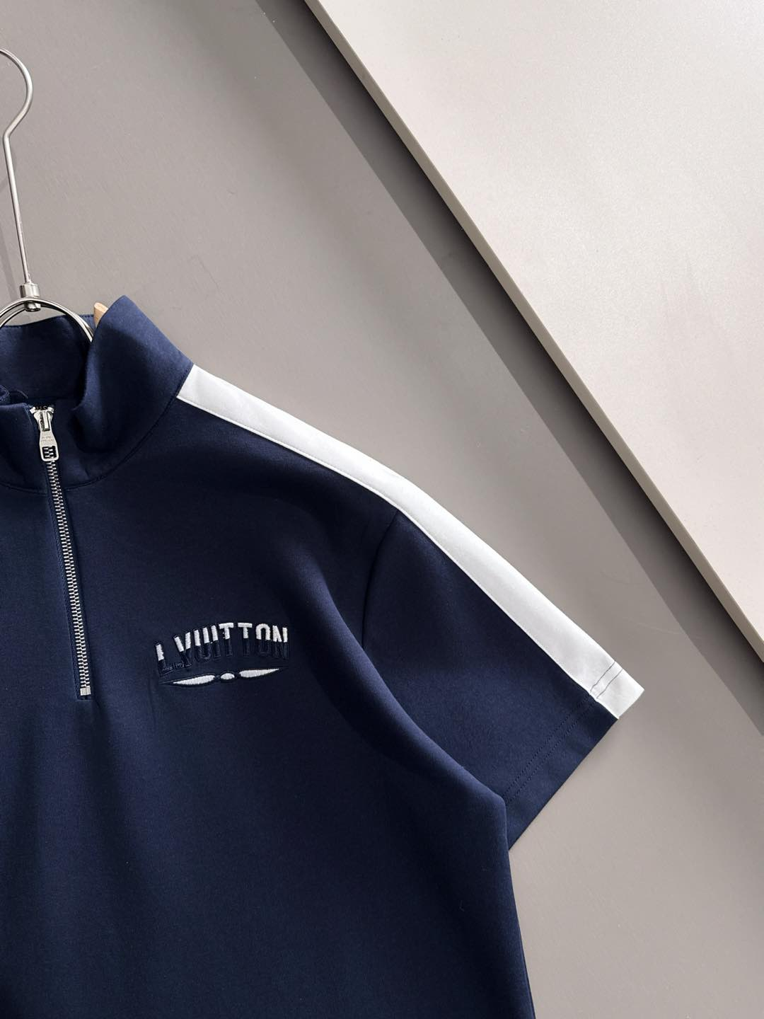 【LOUIS VUITTON】半袖T シャツショートパンツ セットアップ