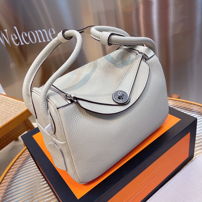 Hermes エルメス ☆ 2021年最新なクラシックな lindy ショルダーバッグ 手提げ袋 肩掛け
