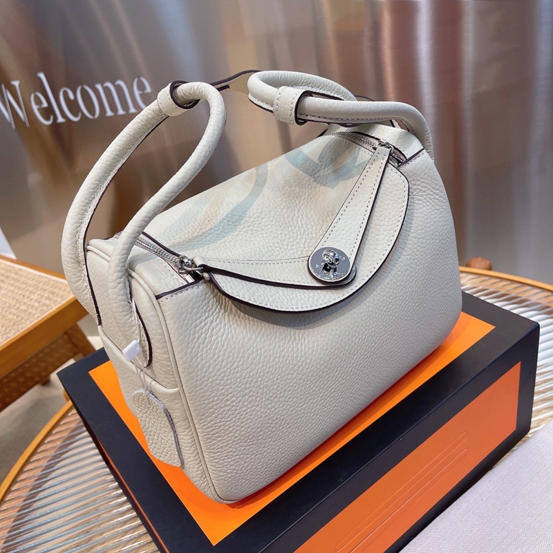 Hermes エルメス ☆ 2021年最新なクラシックな lindy ショルダーバッグ 手提げ袋 肩掛け