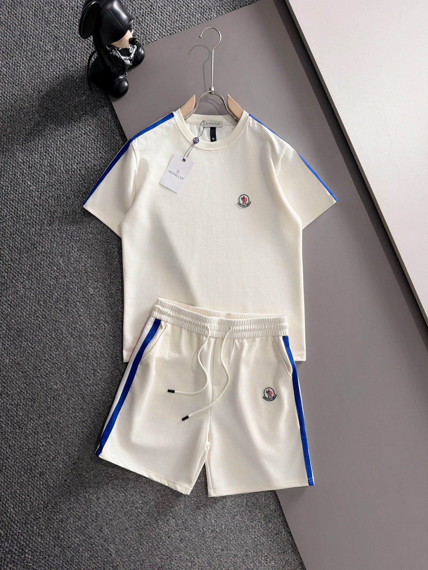 【MONCLER】半袖T シャツショートパンツ セットアップ