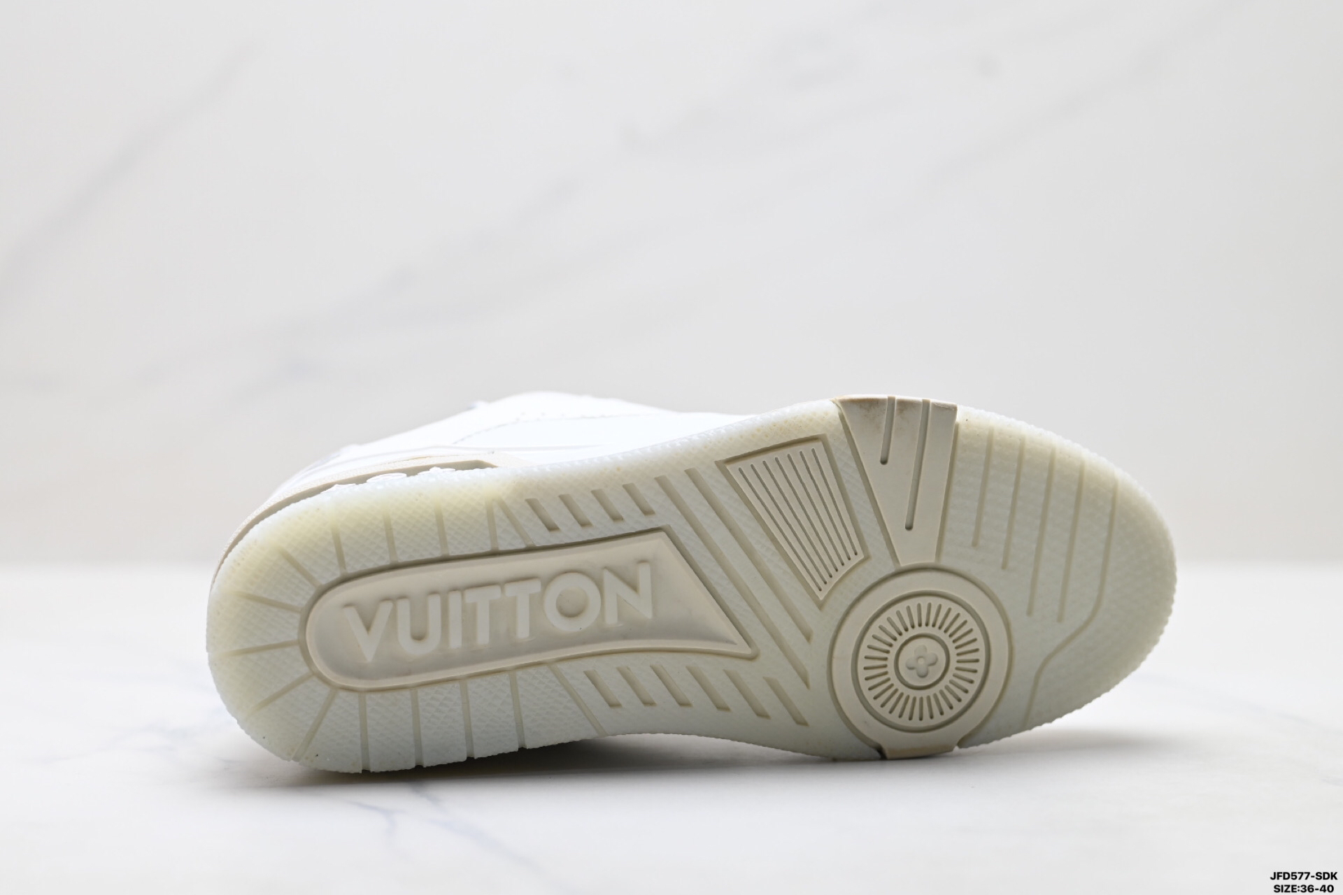 Louis Vuitton Trainer Sneaker Low スニーカー