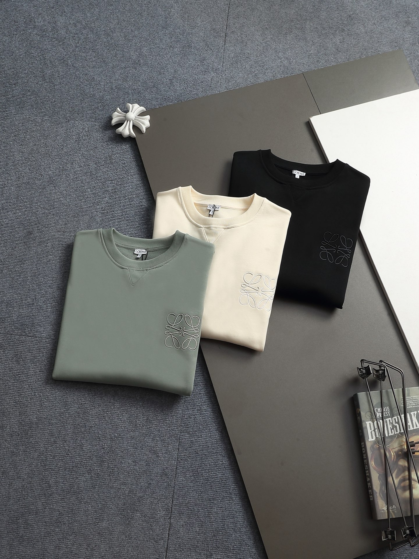 【LOEWE】刺繍長袖 T シャツ