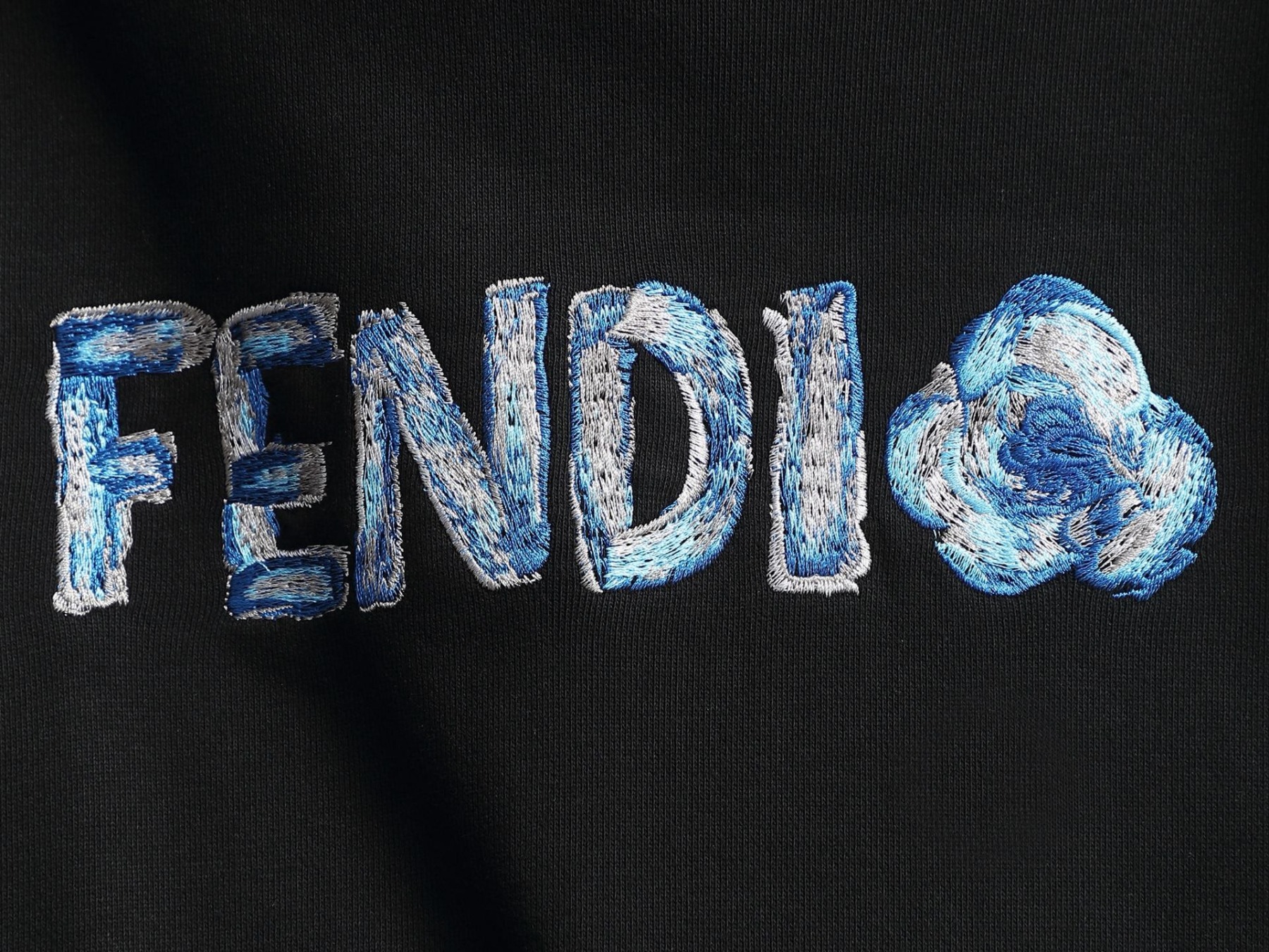 【FENDI】フェンディ パーカー