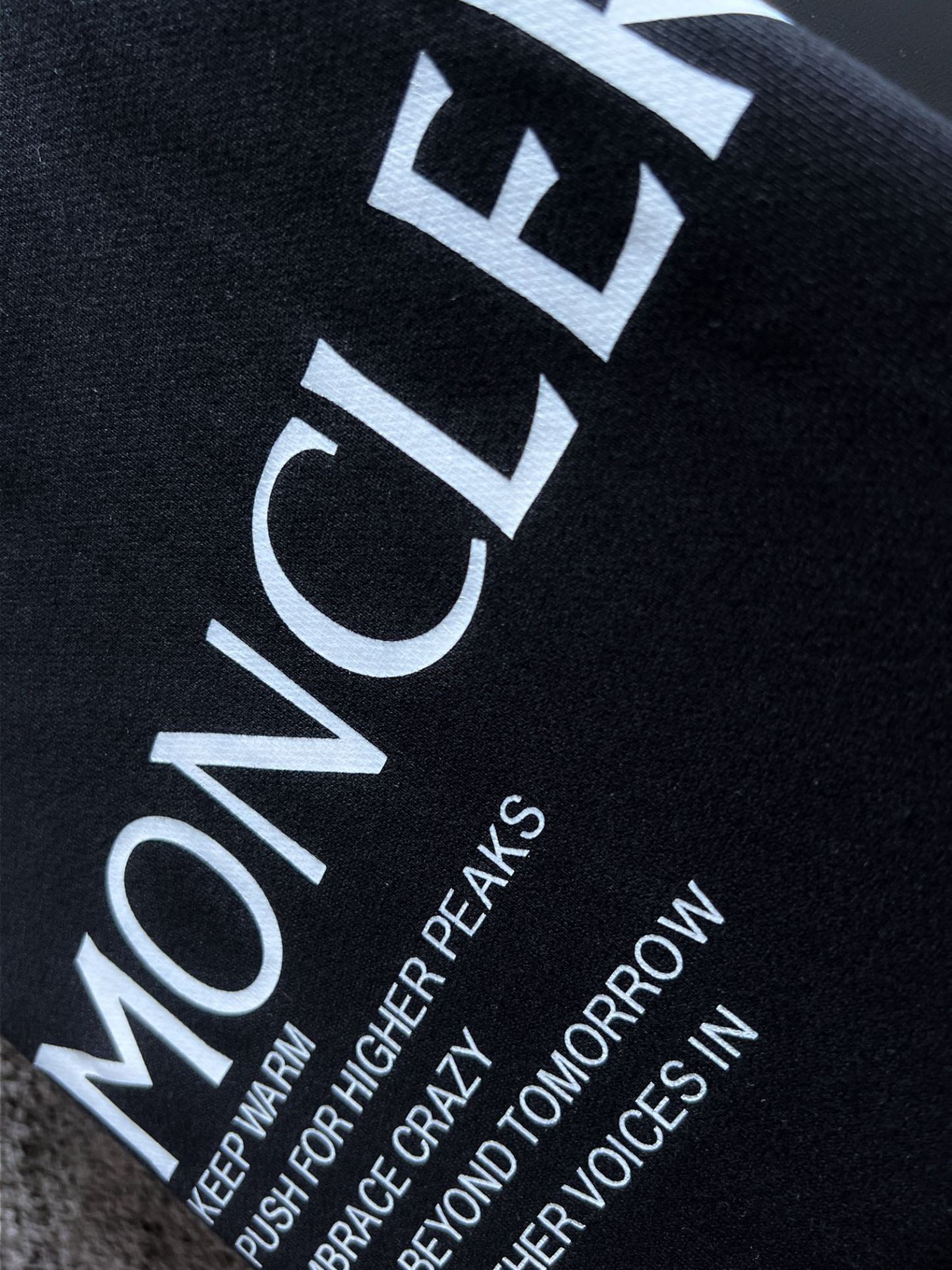 【MONCLER】長袖 T シャツ