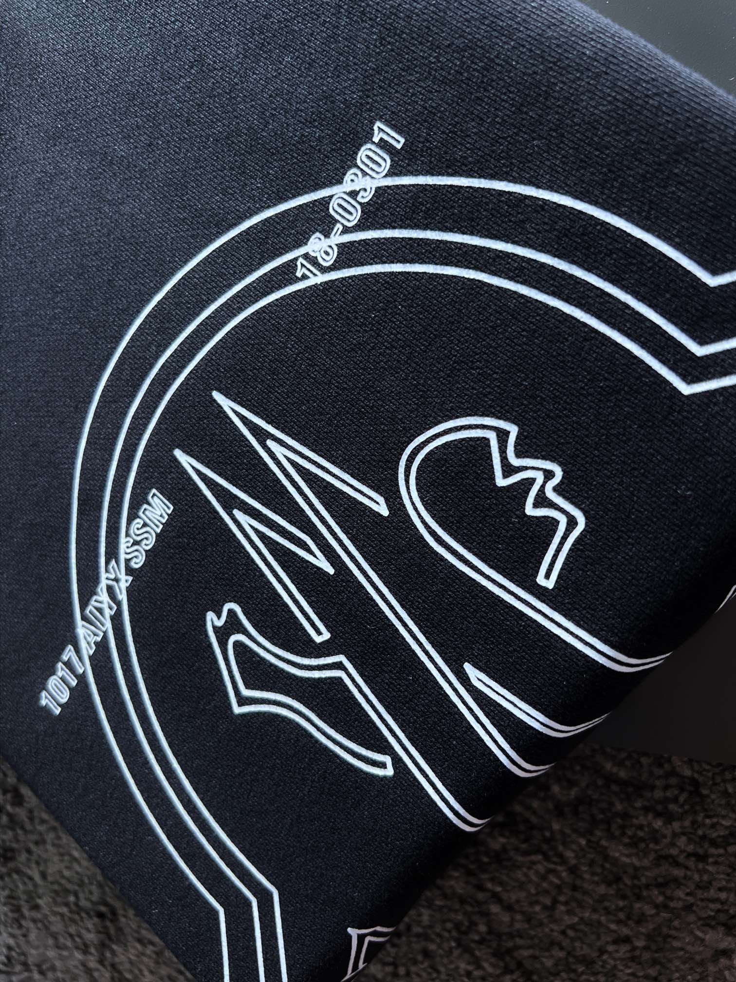 【MONCLER】長袖 T シャツ