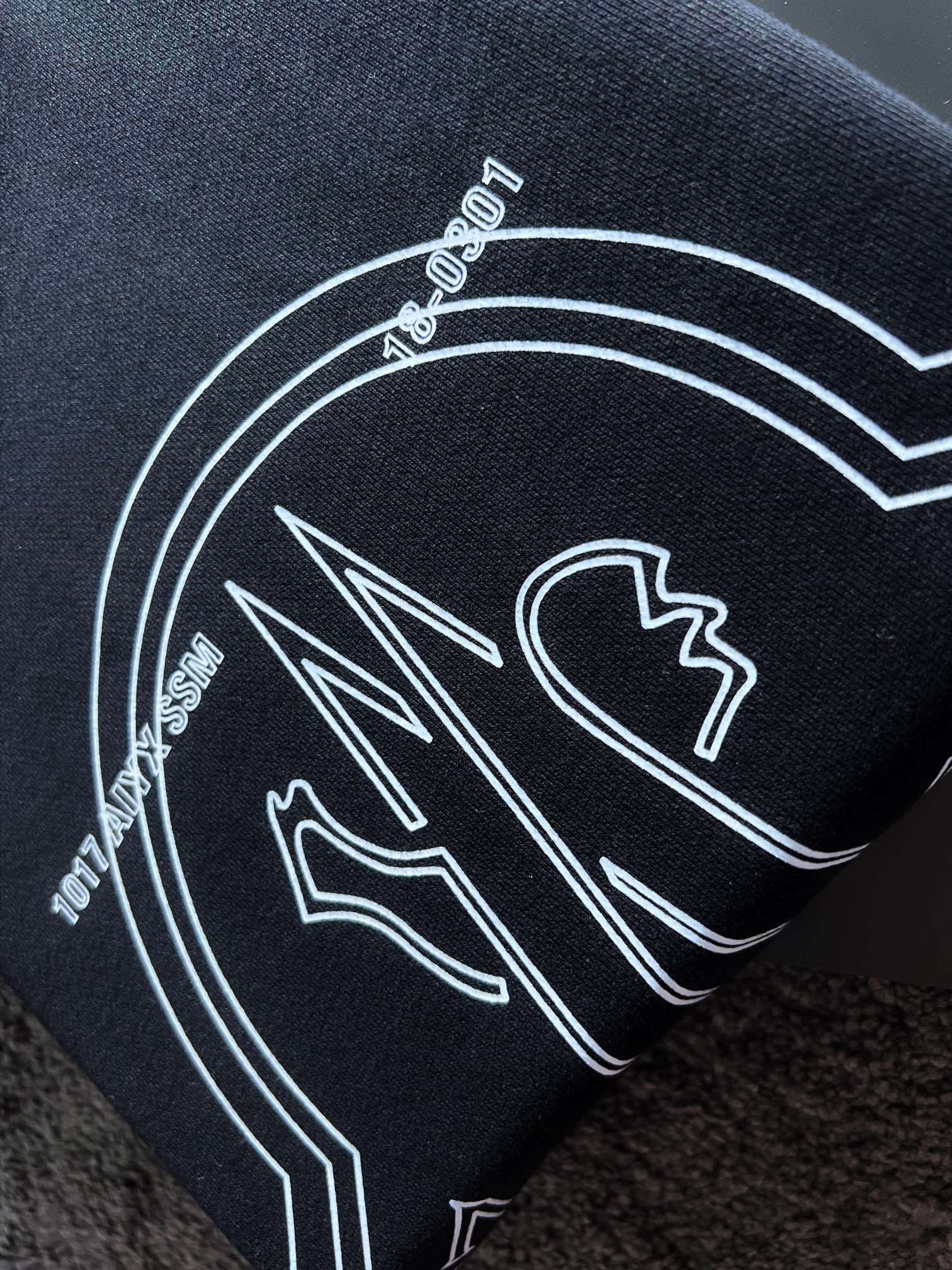 【MONCLER】長袖 T シャツ