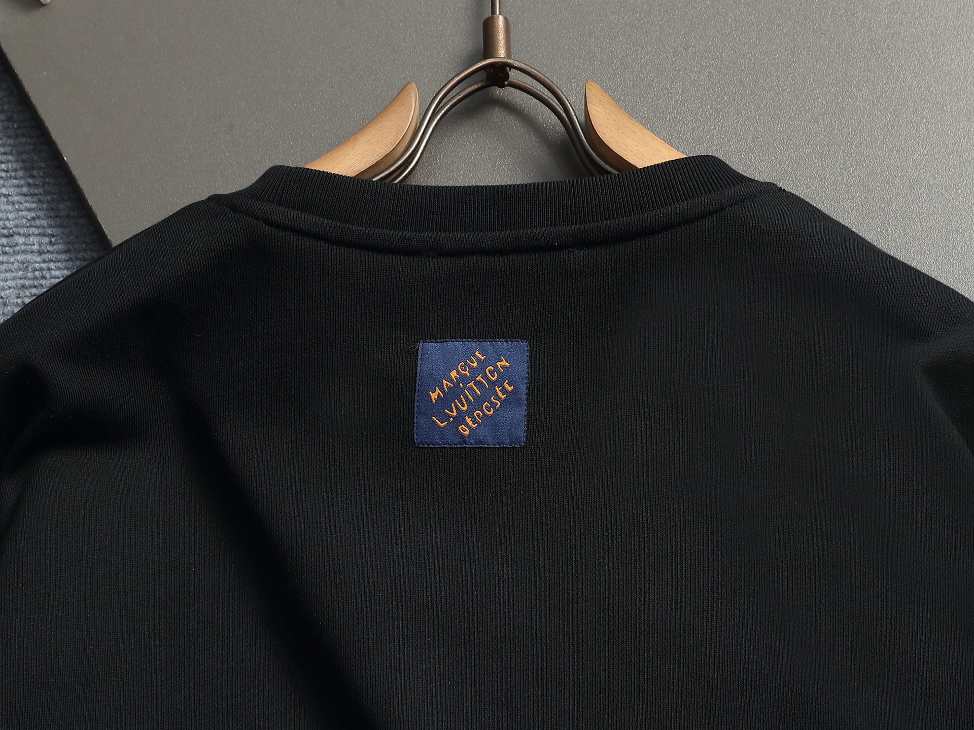 【LOUIS VUITTON】刺繍長袖 T シャツ