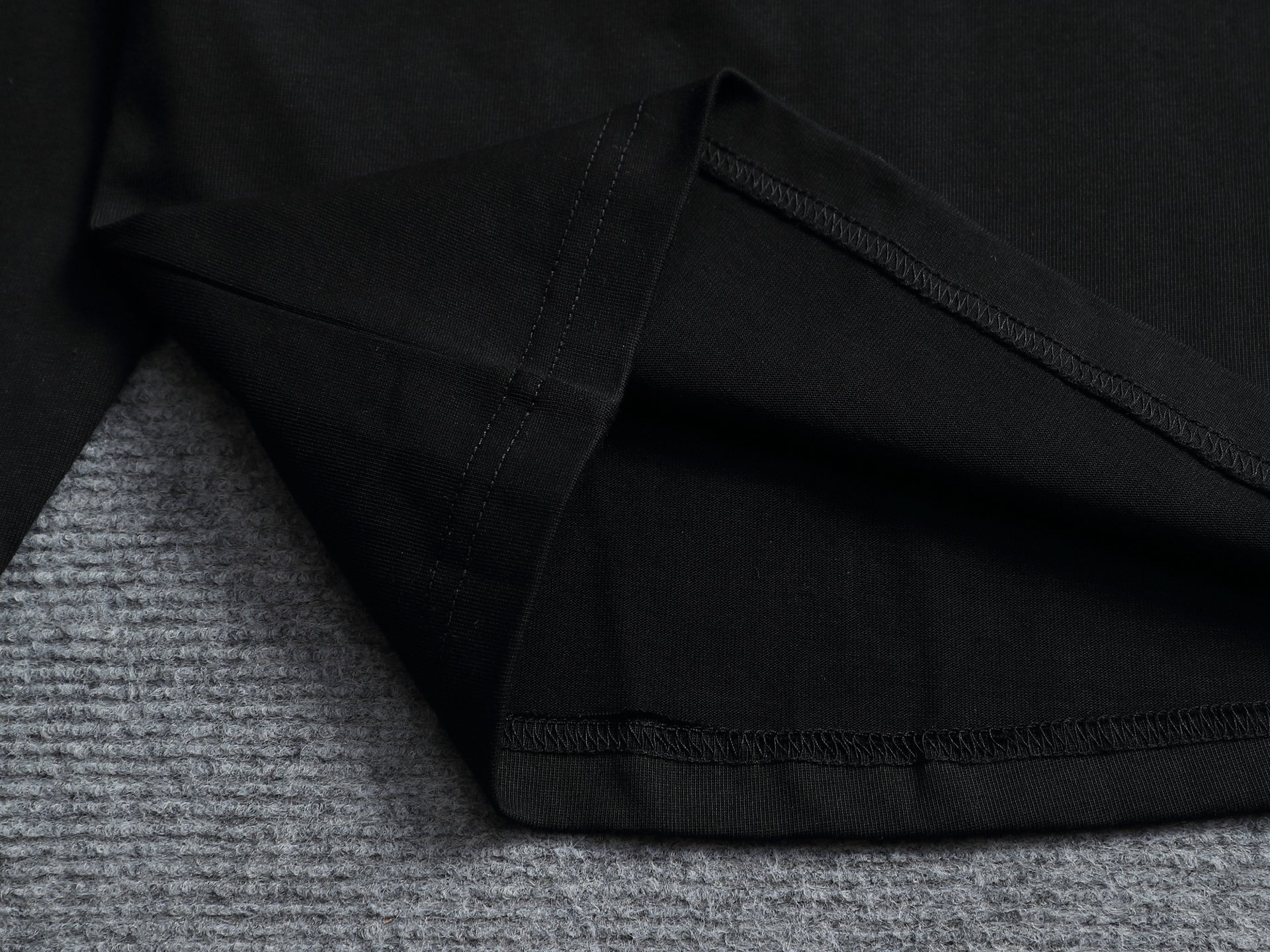 【LOUIS VUITTON】刺繍長袖 T シャツ