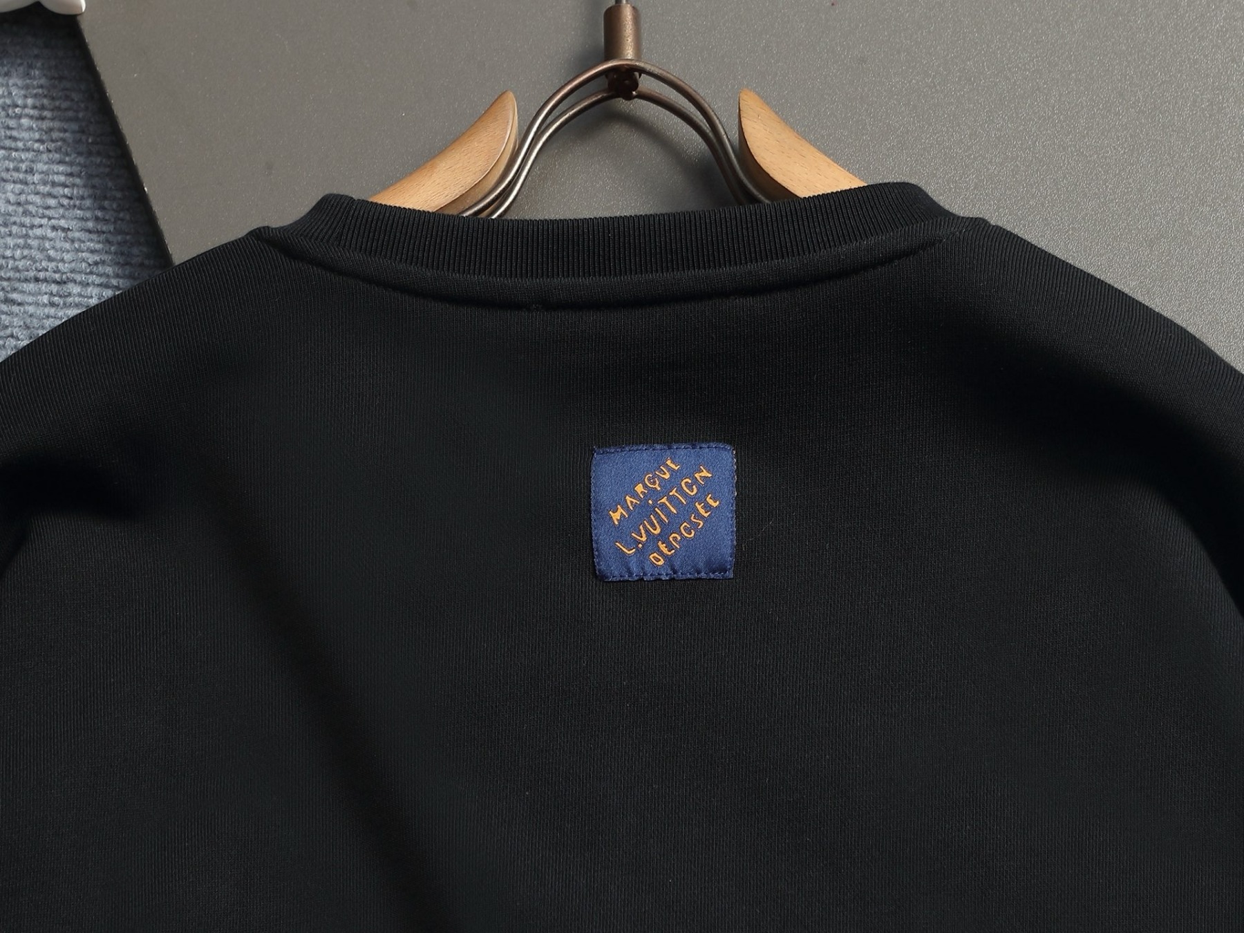 【LOUIS VUITTON】刺繍長袖 T シャツ