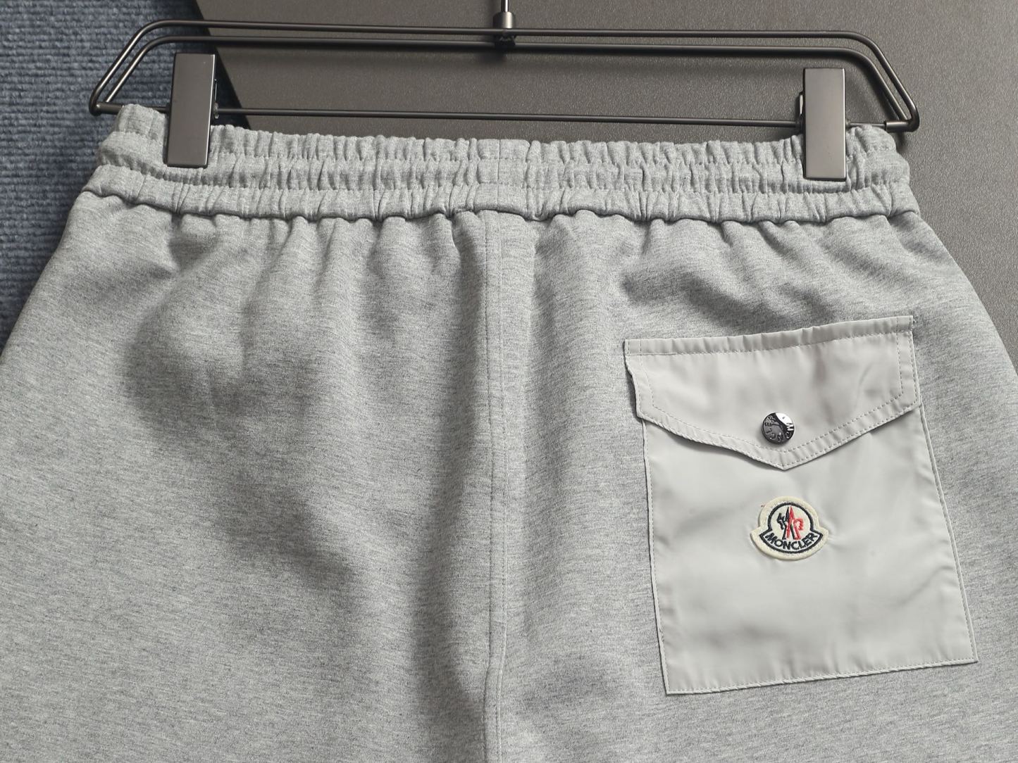 【MONCLER】ショートパンツ
