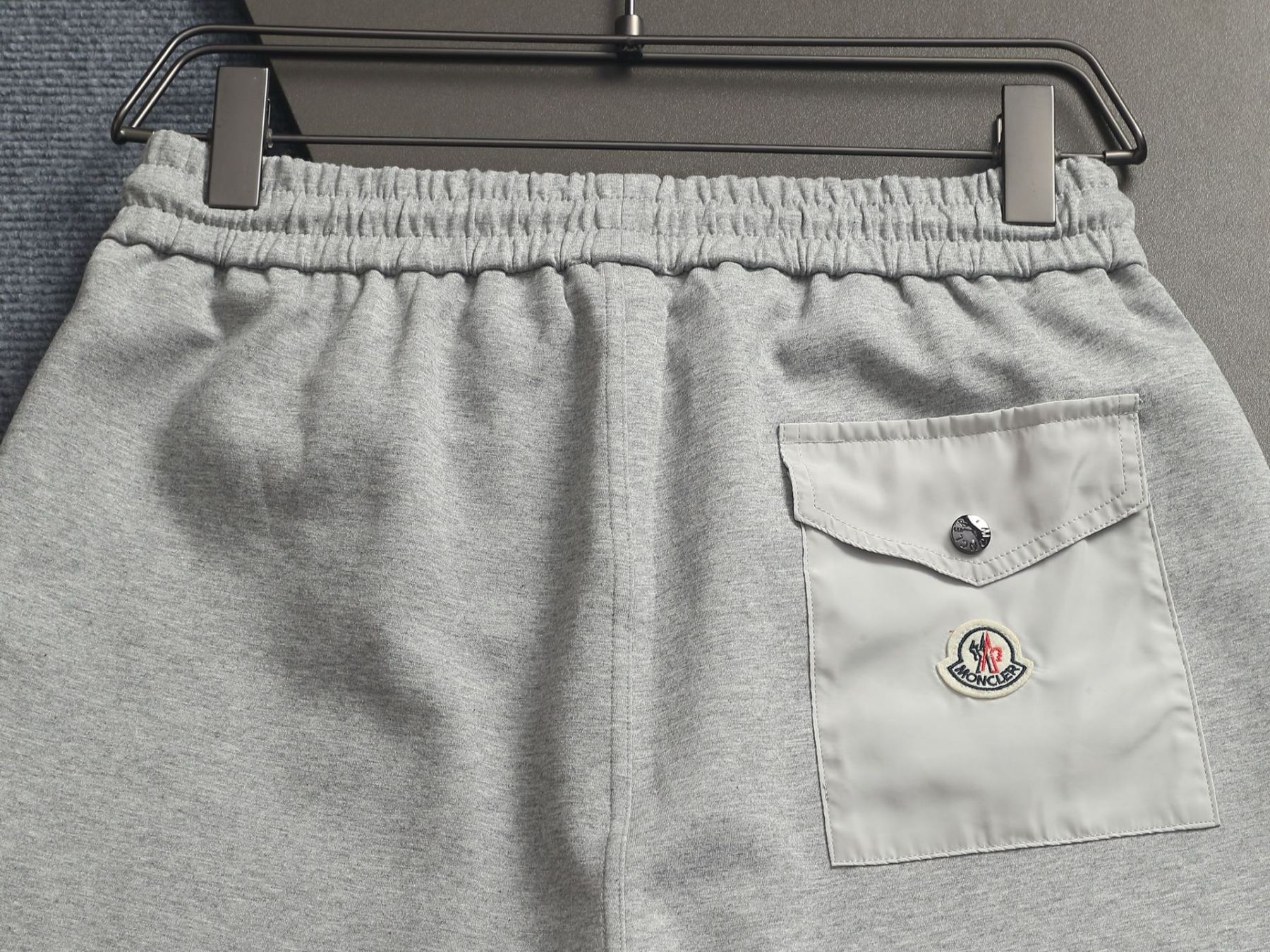 【MONCLER】ショートパンツ