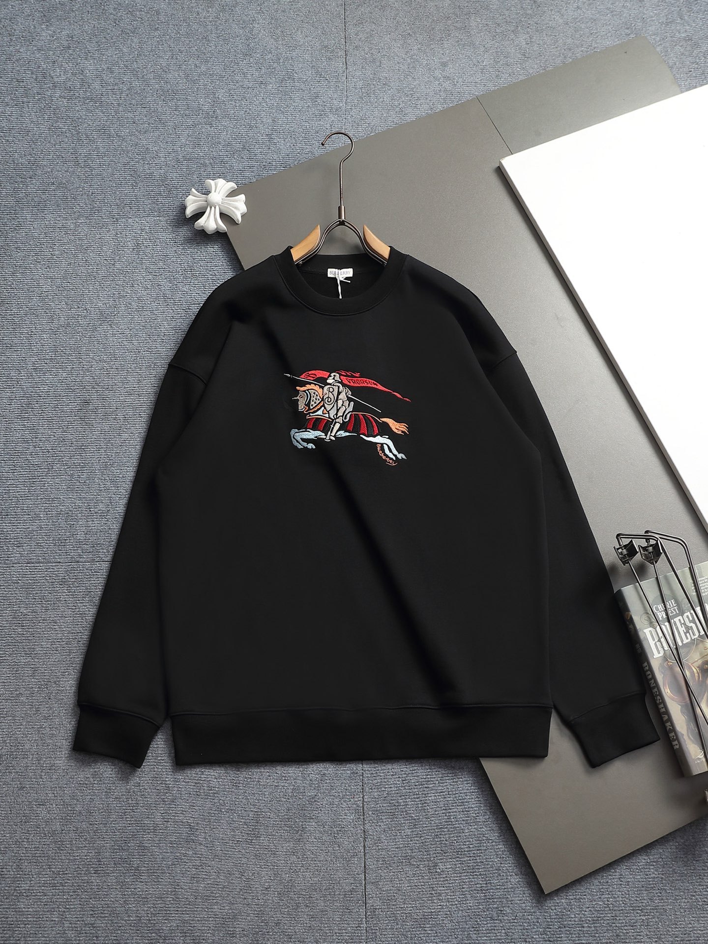【BURBERRY】刺繍長袖 T シャツ