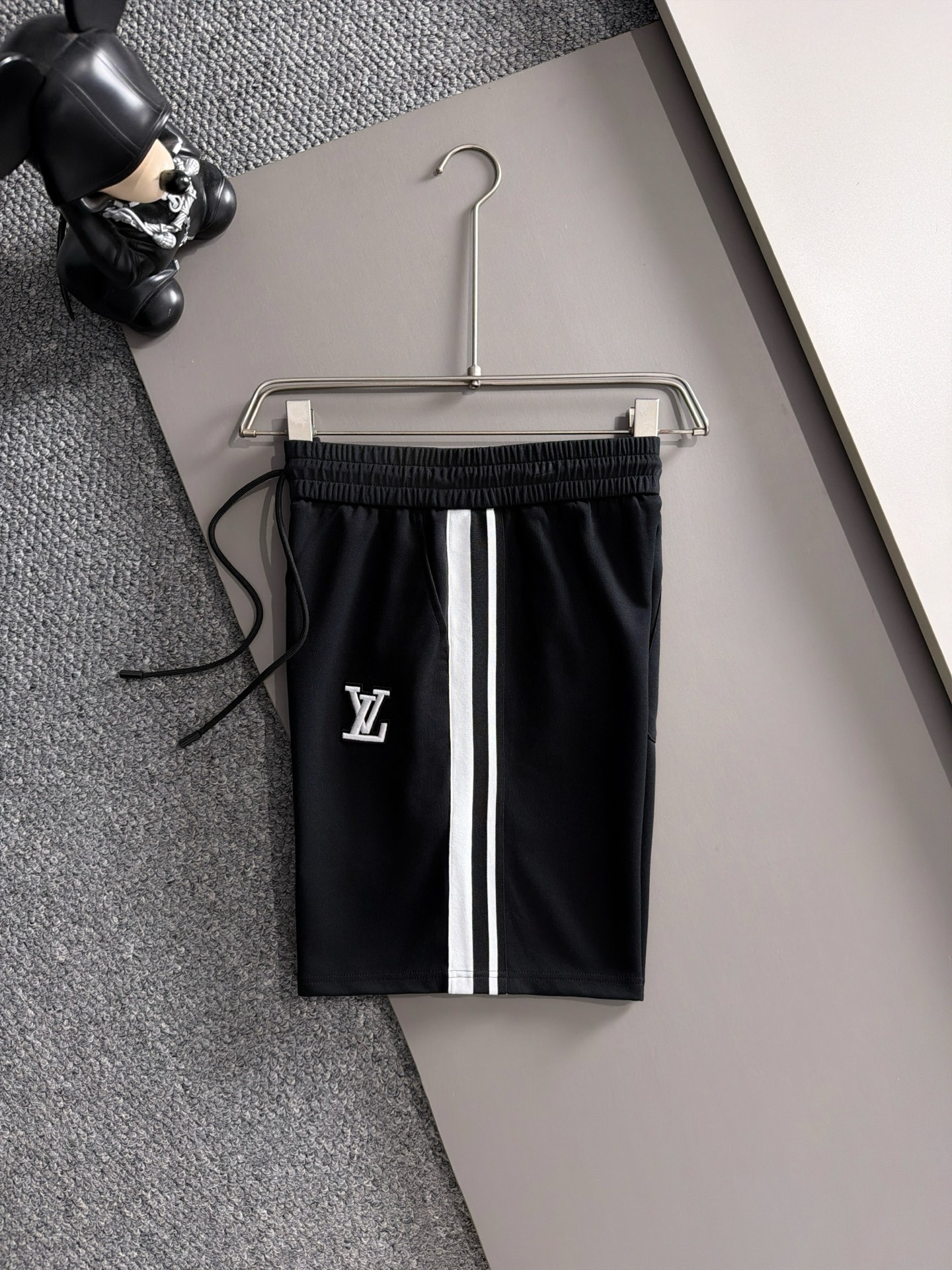 【LOUIS VUITTON】半袖T シャツショートパンツ セットアップ