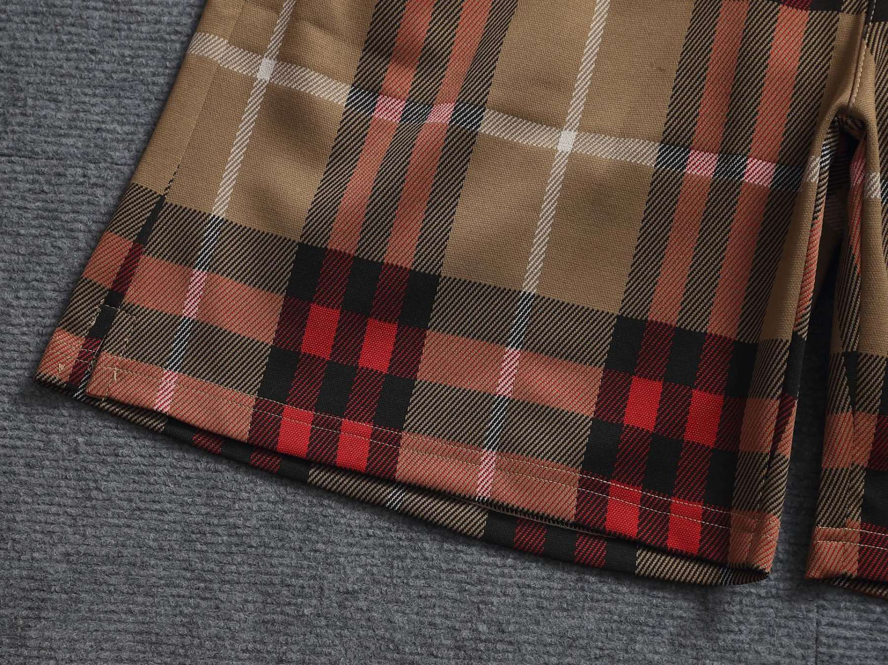 【BURBERRY】ショートパンツ