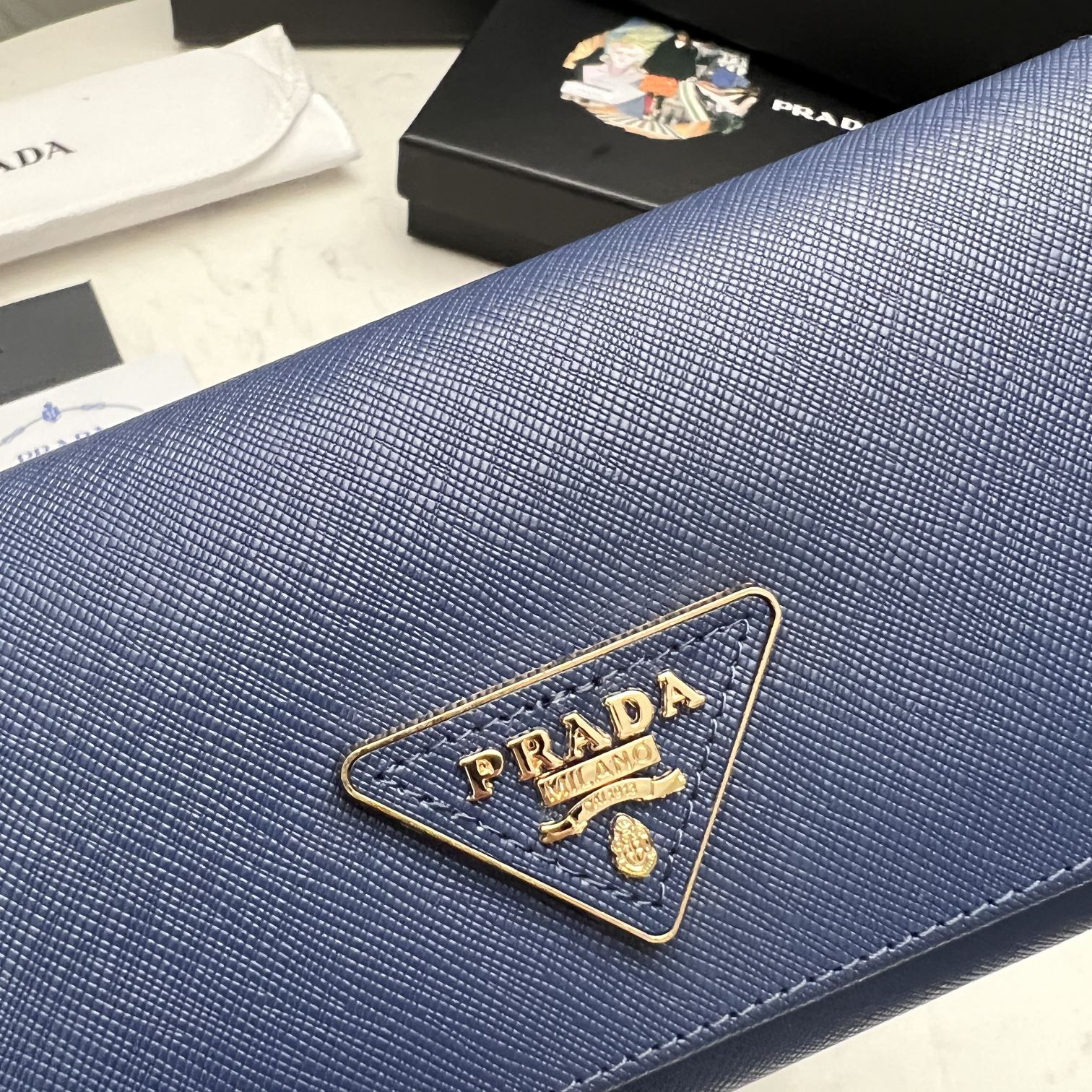 Pradaレザー コンチネンタルウォレット 財布 折財布