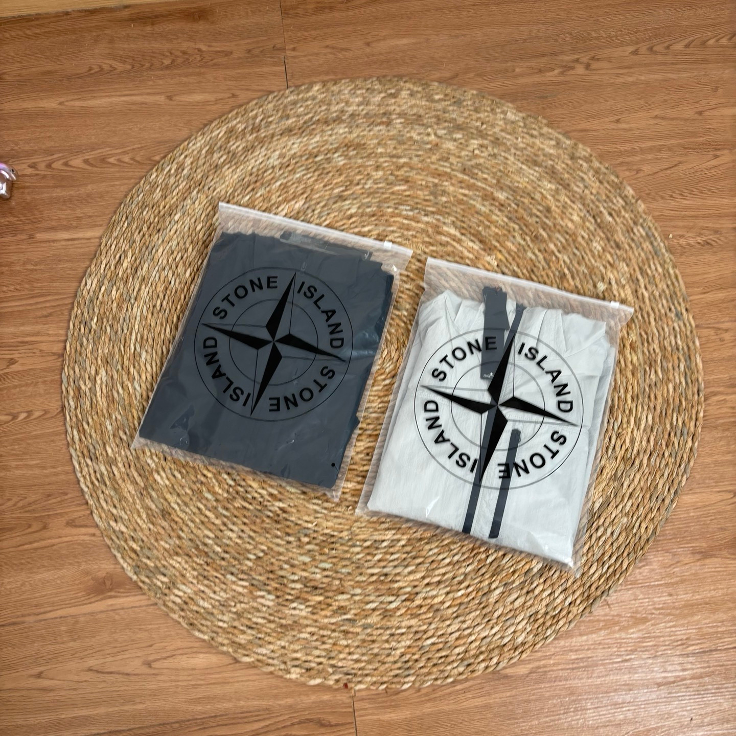 【STONE ISLAND】UV カットパーカー