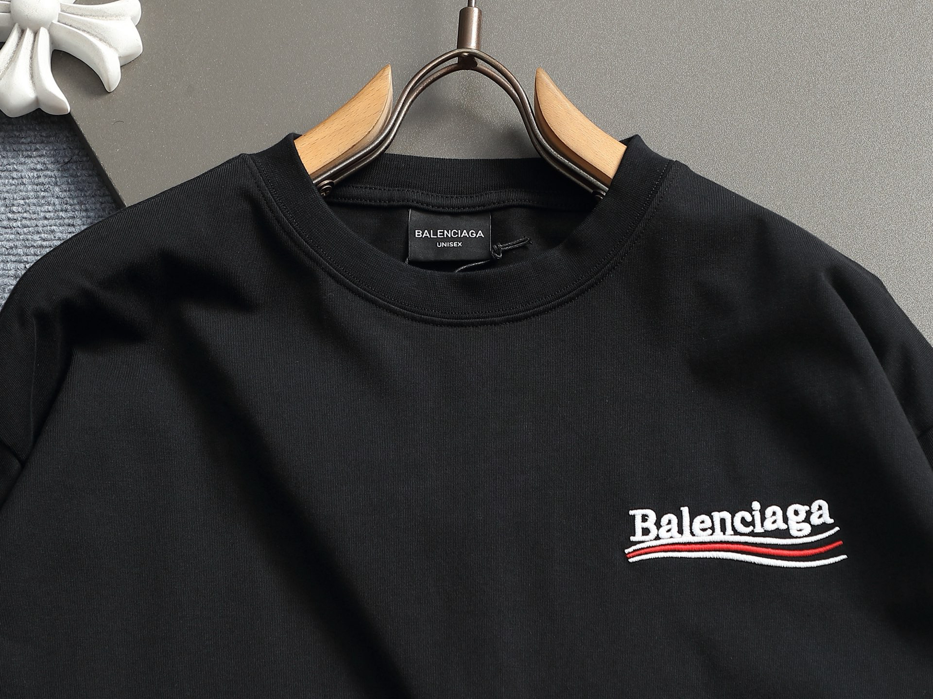 【BALENCIAGA】刺繍長袖 T シャツ