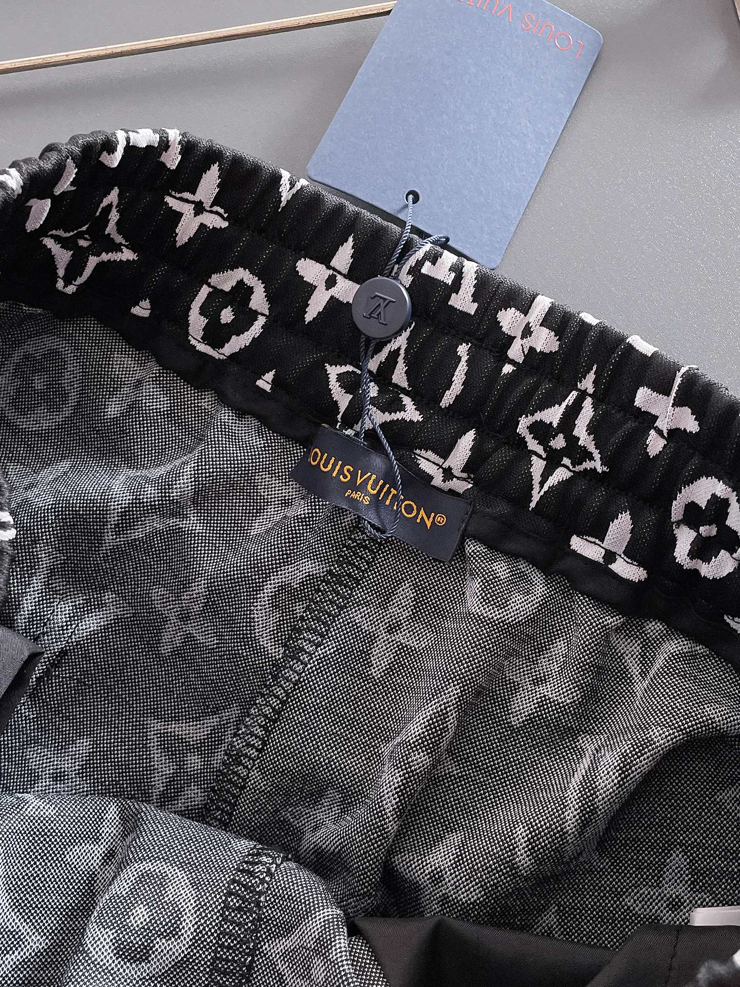【LOUIS VUITTON】ショートパンツ