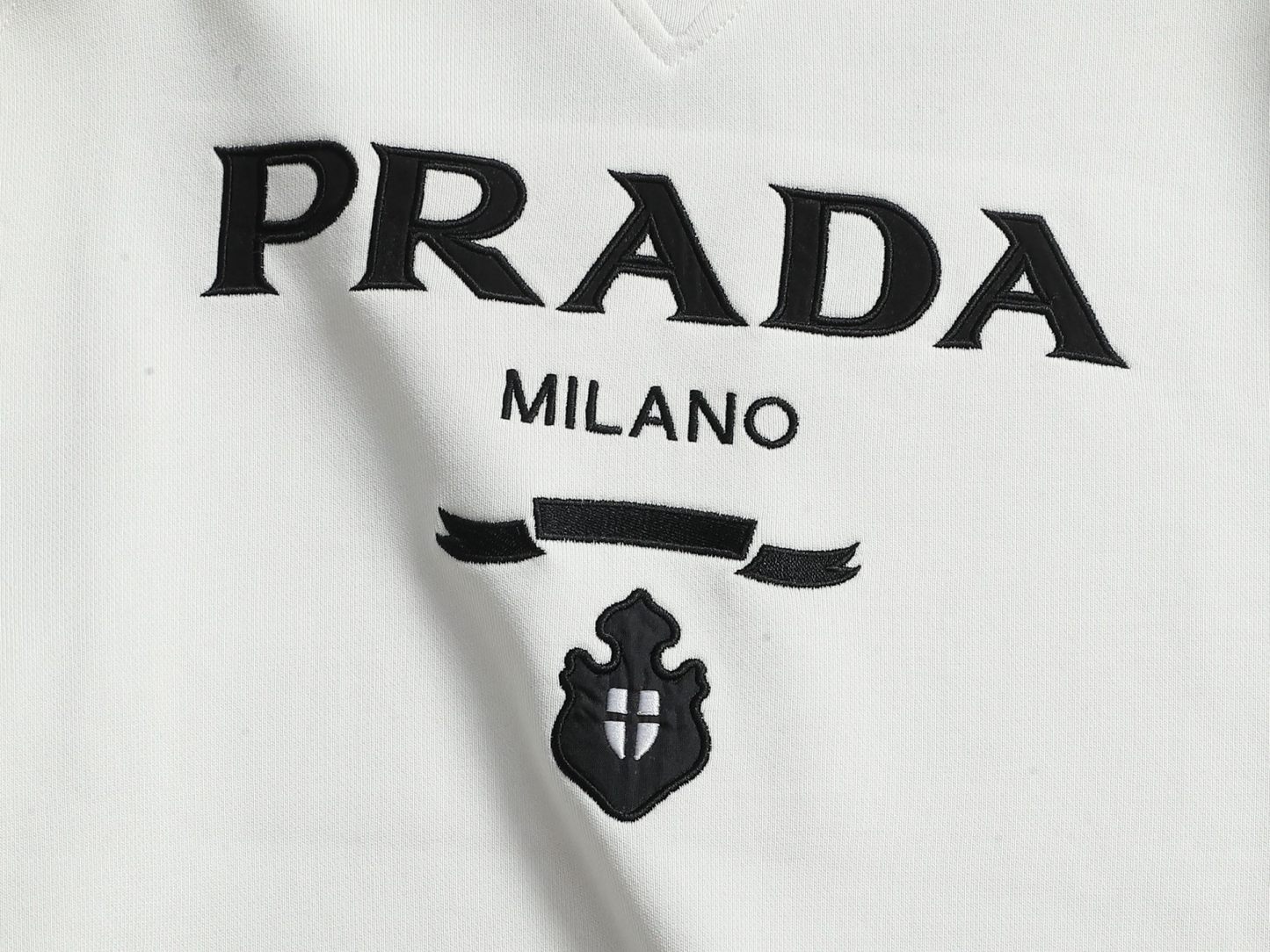 【PRADA】プリント長袖 T シャツ