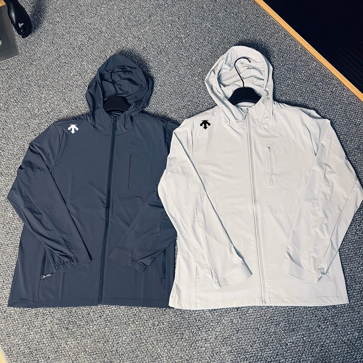 【DESCENTE】UV カットパーカー