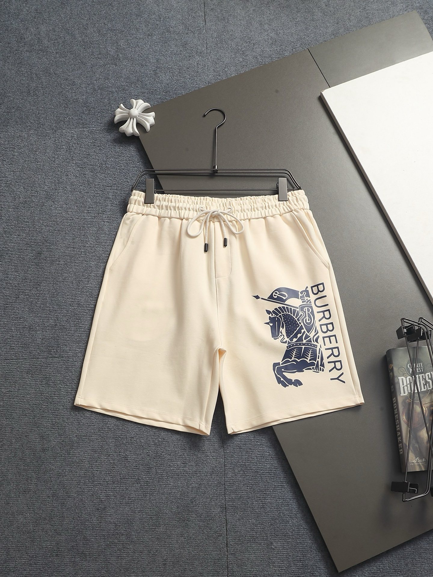 【BURBERRY】ショートパンツ