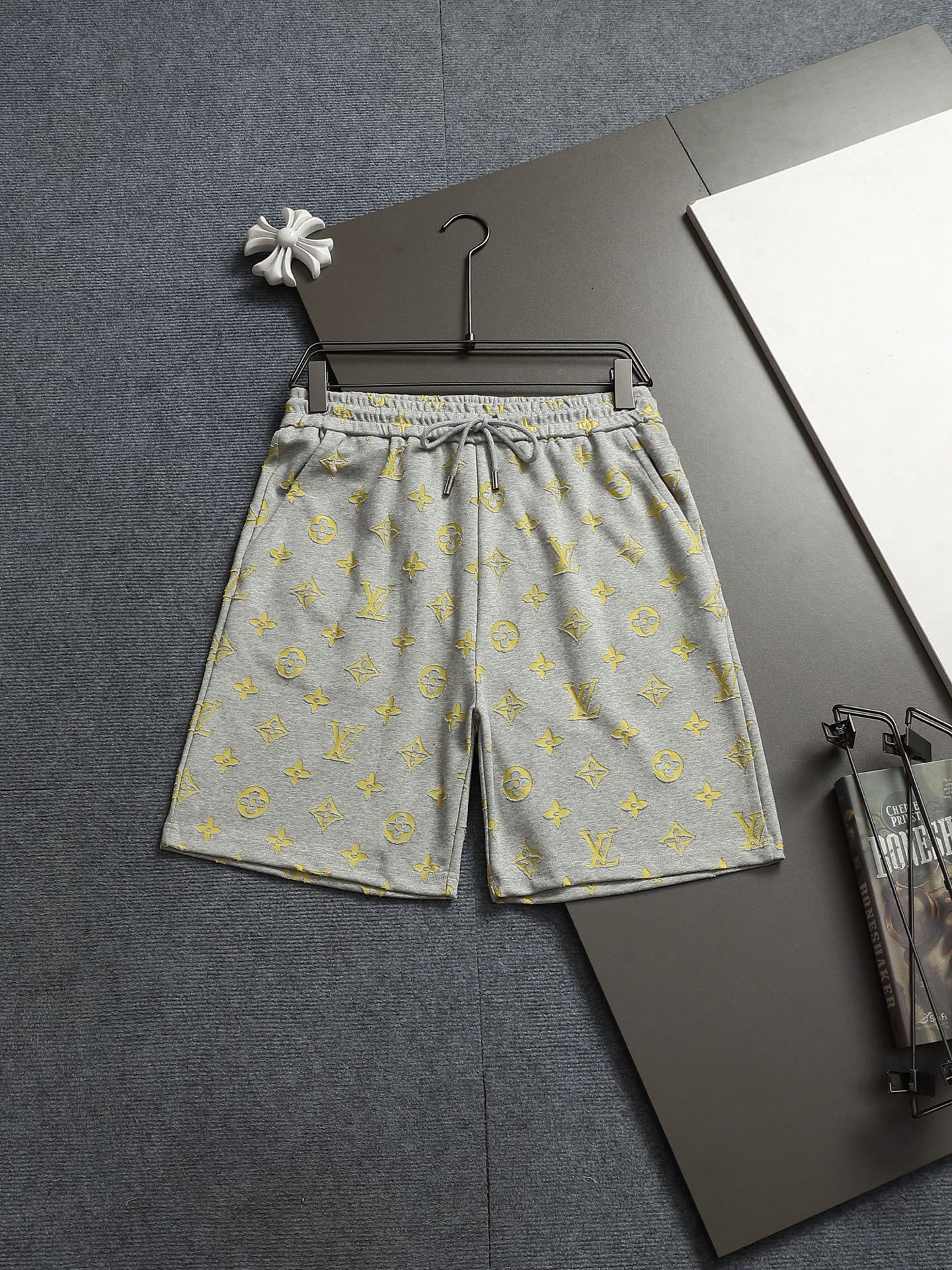 【LOUIS VUITTON】ショートパンツ