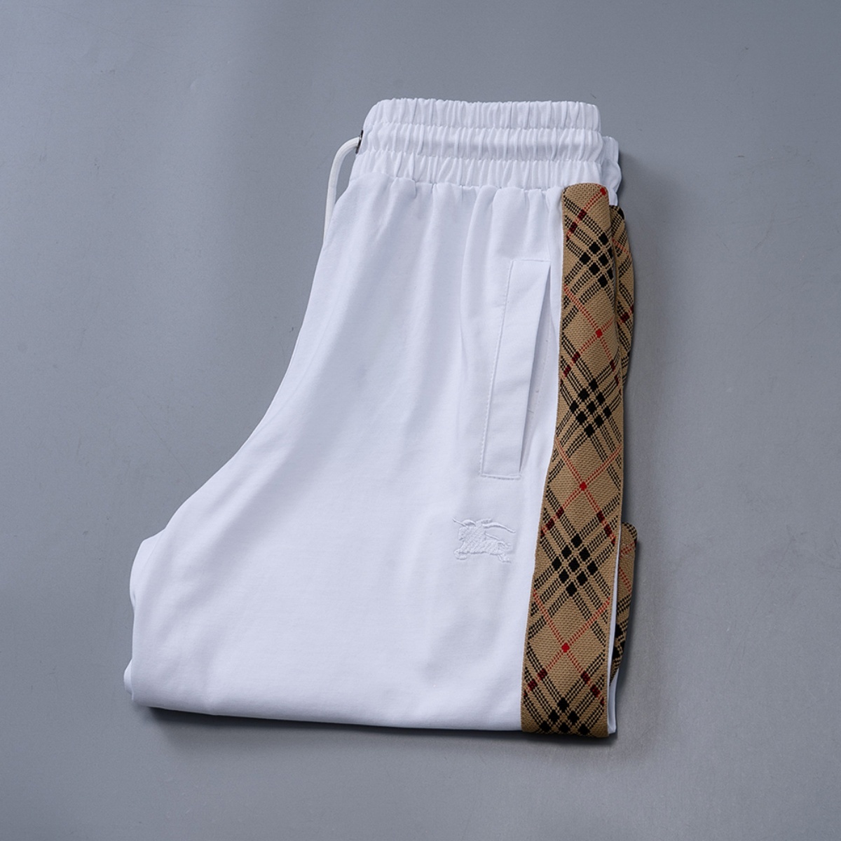 【BURBERRY】ショートパンツ