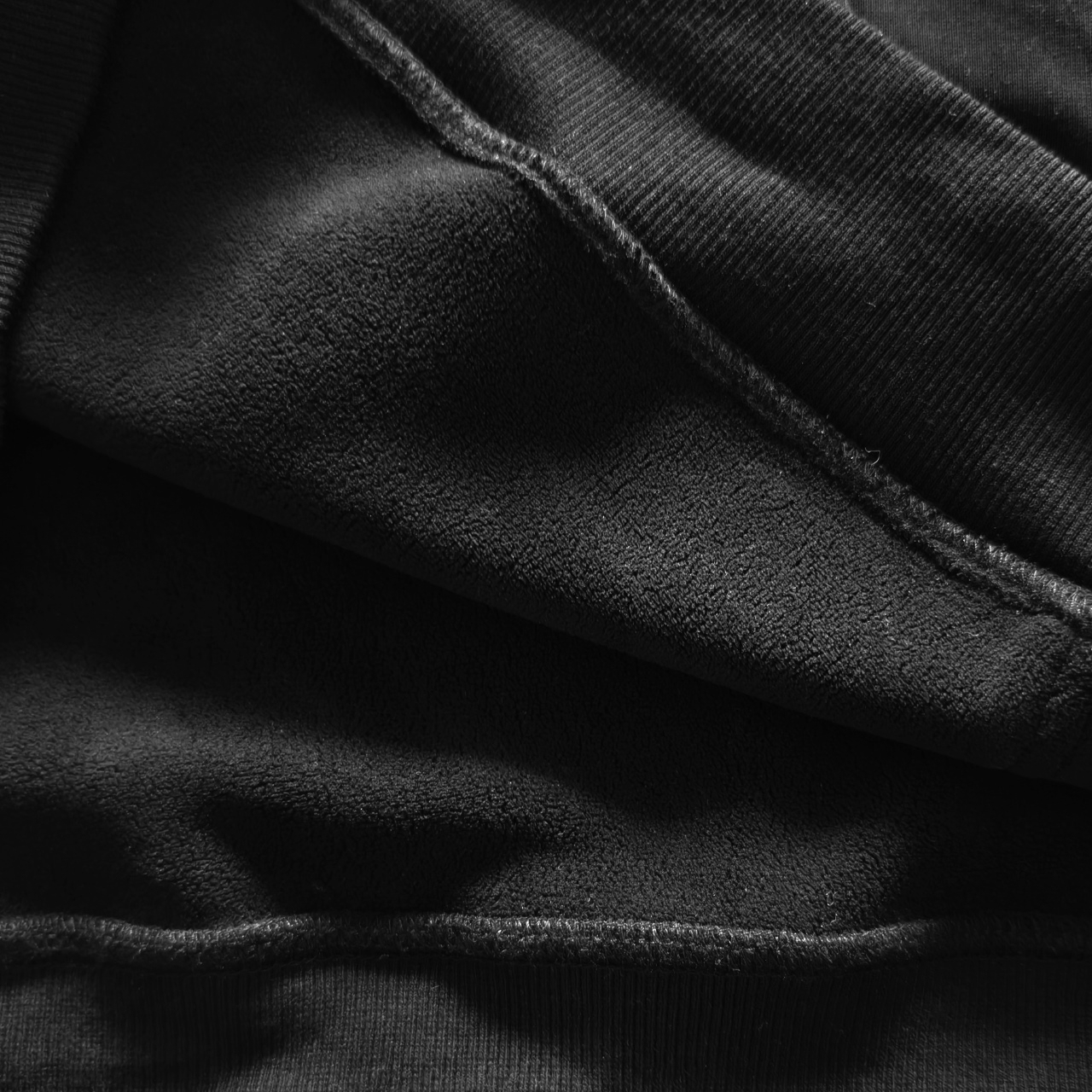 【MONCLER】プリントパーカー