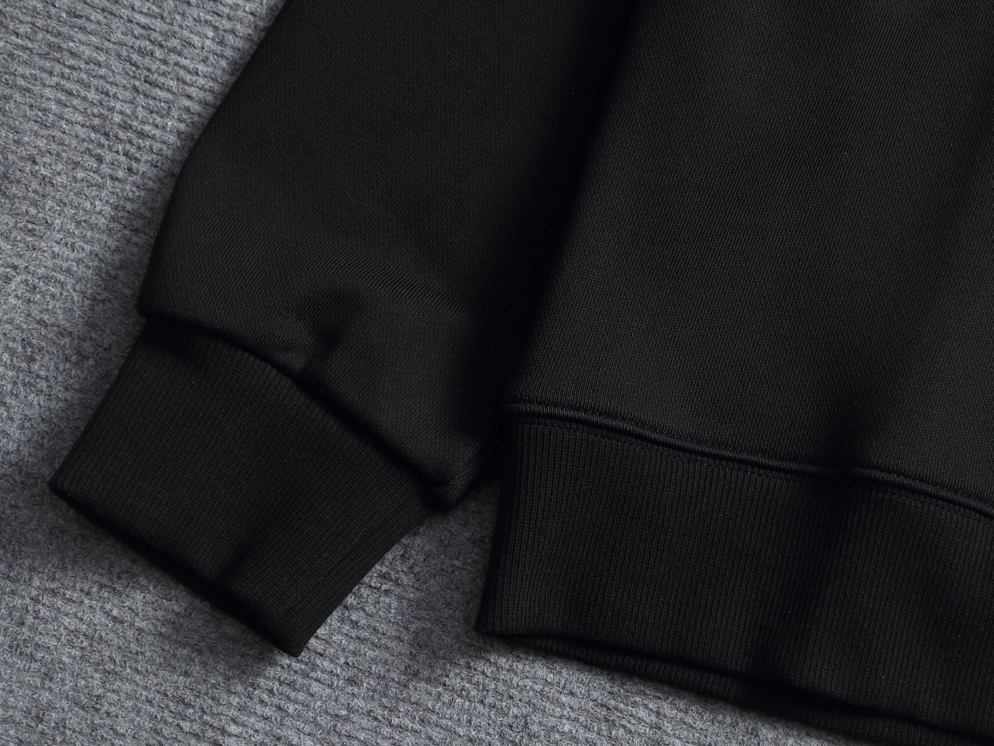 【BURBERRY】刺繍長袖 T シャツ
