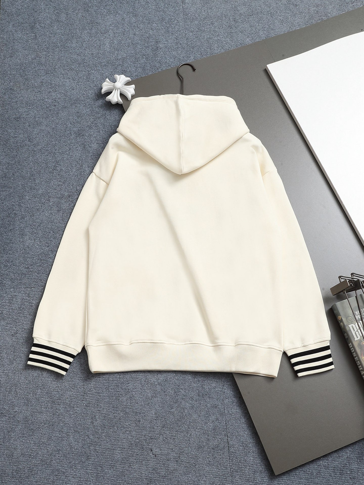 【PRADA】プラダ 刺繍パーカー